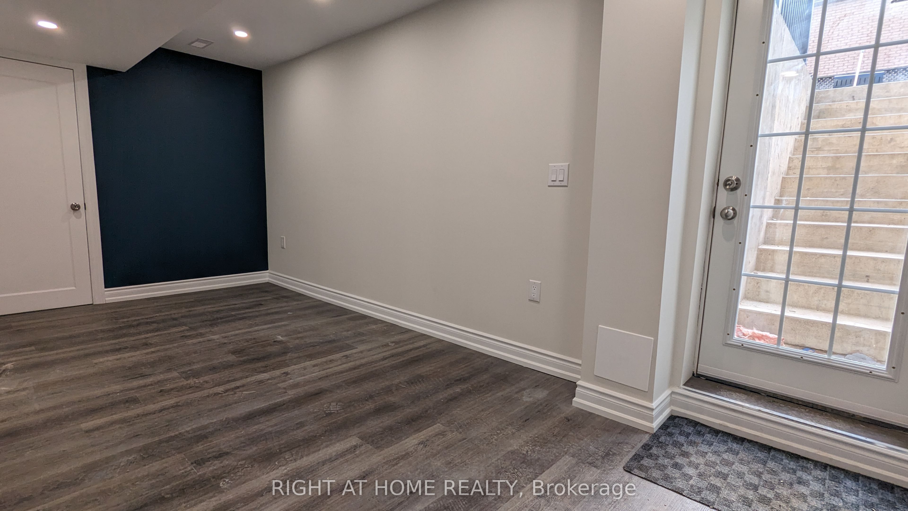 5654 Churchill Meadows Boulevard Basement Unit, Mississauga, ON L5M 7A7 photo 4