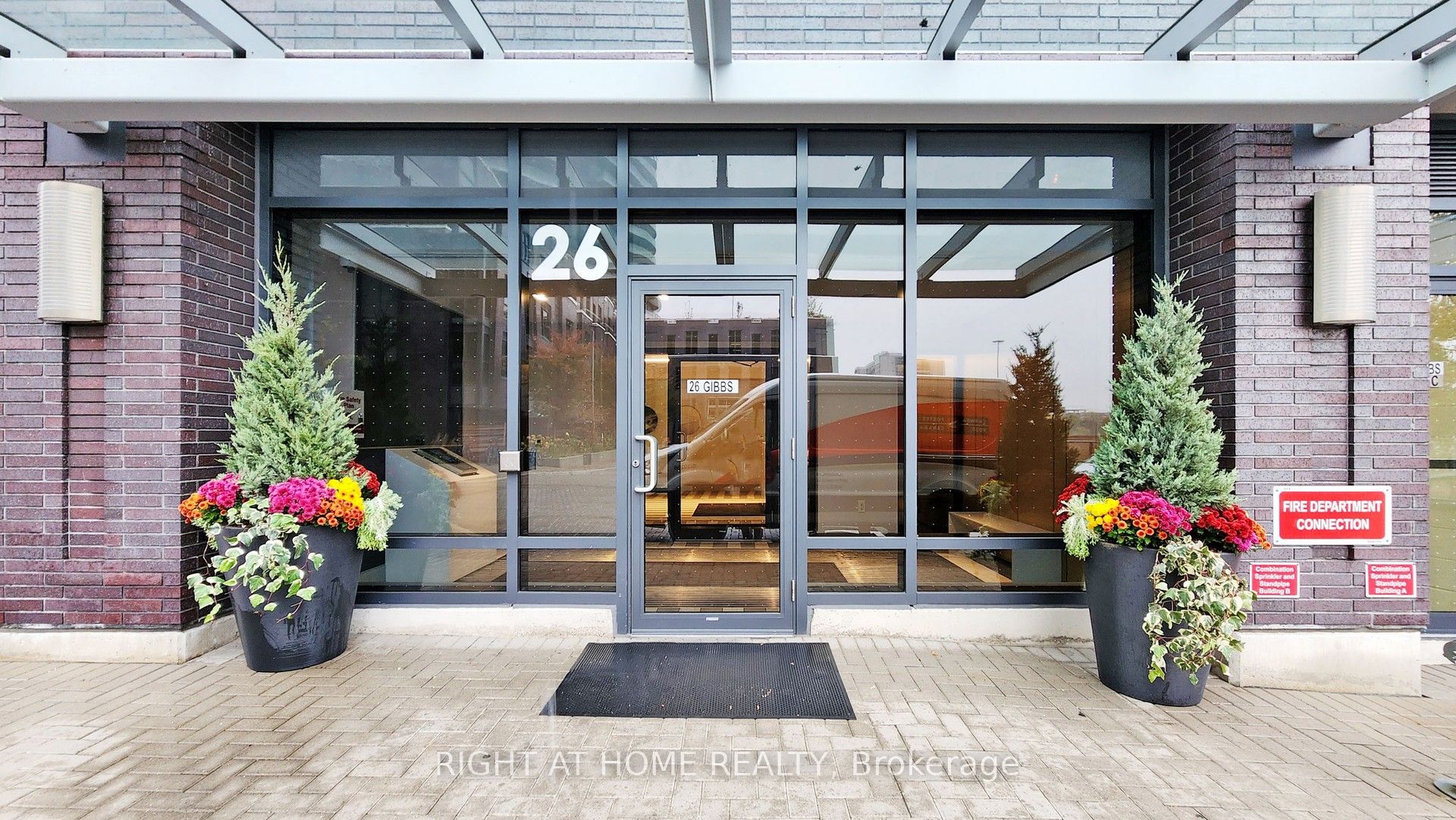 26 Gibbs Road 325, Toronto, ON M9B 0E3 photo 2