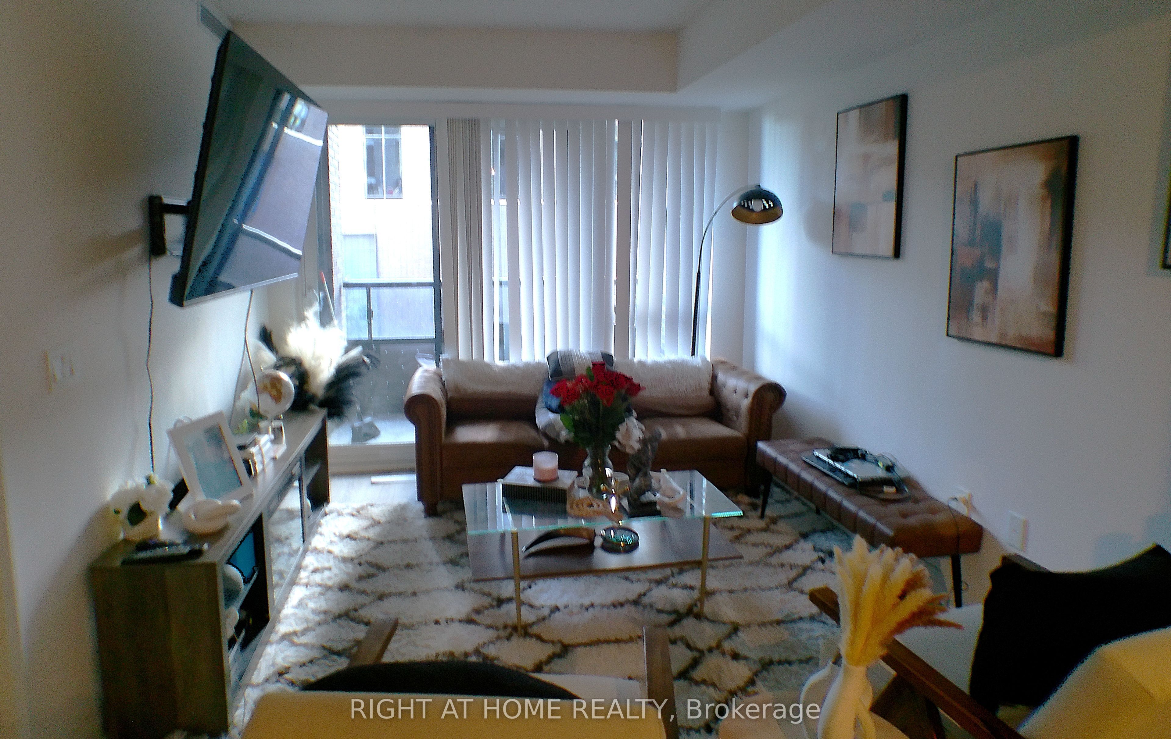 26 Gibbs Road 325, Toronto, ON M9B 0E3 photo 3