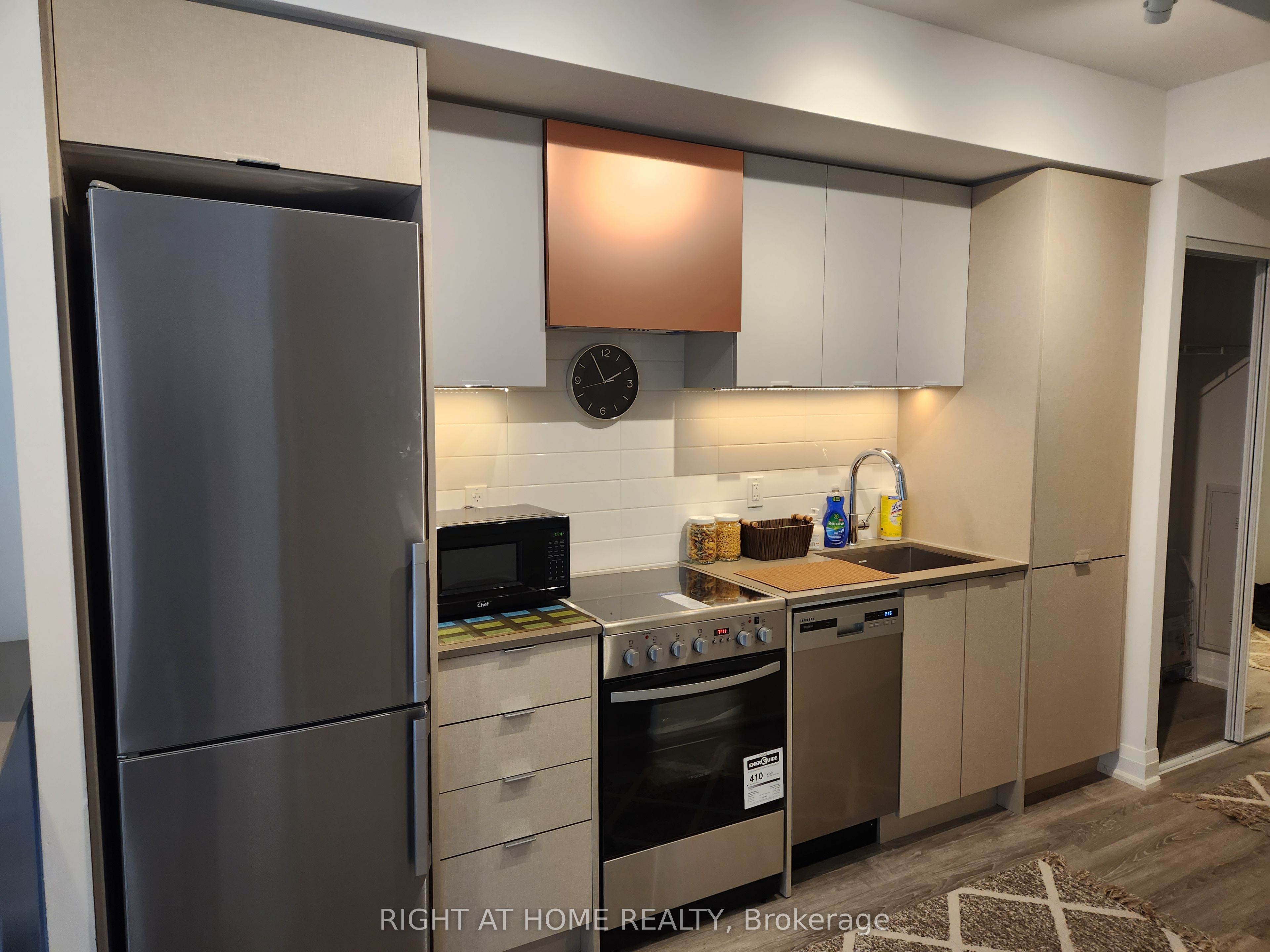 26 Gibbs Road 325, Toronto, ON M9B 0E3 photo 4
