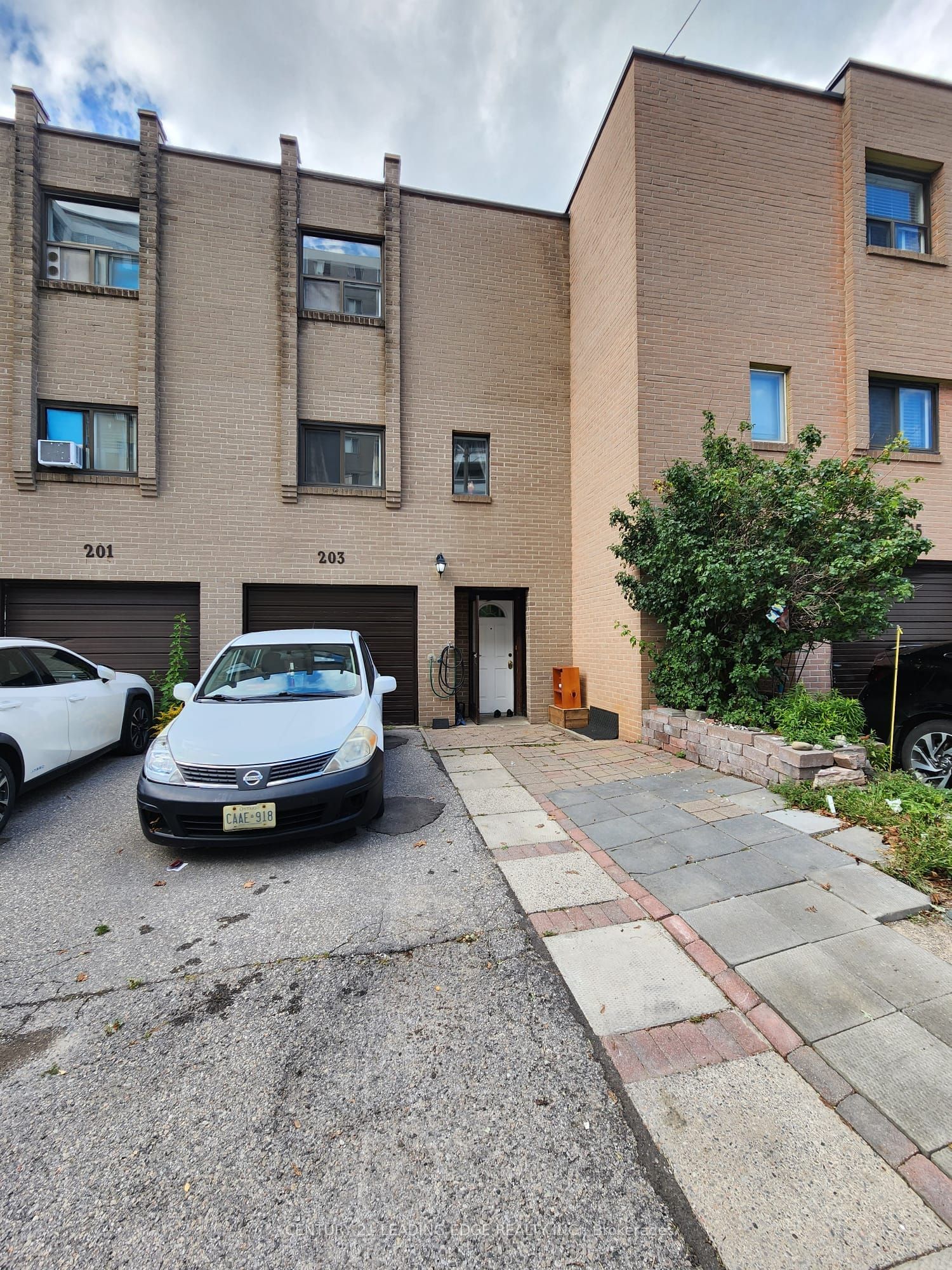 203 Lotherton Pathway 82, Toronto, ON M6B 2G6