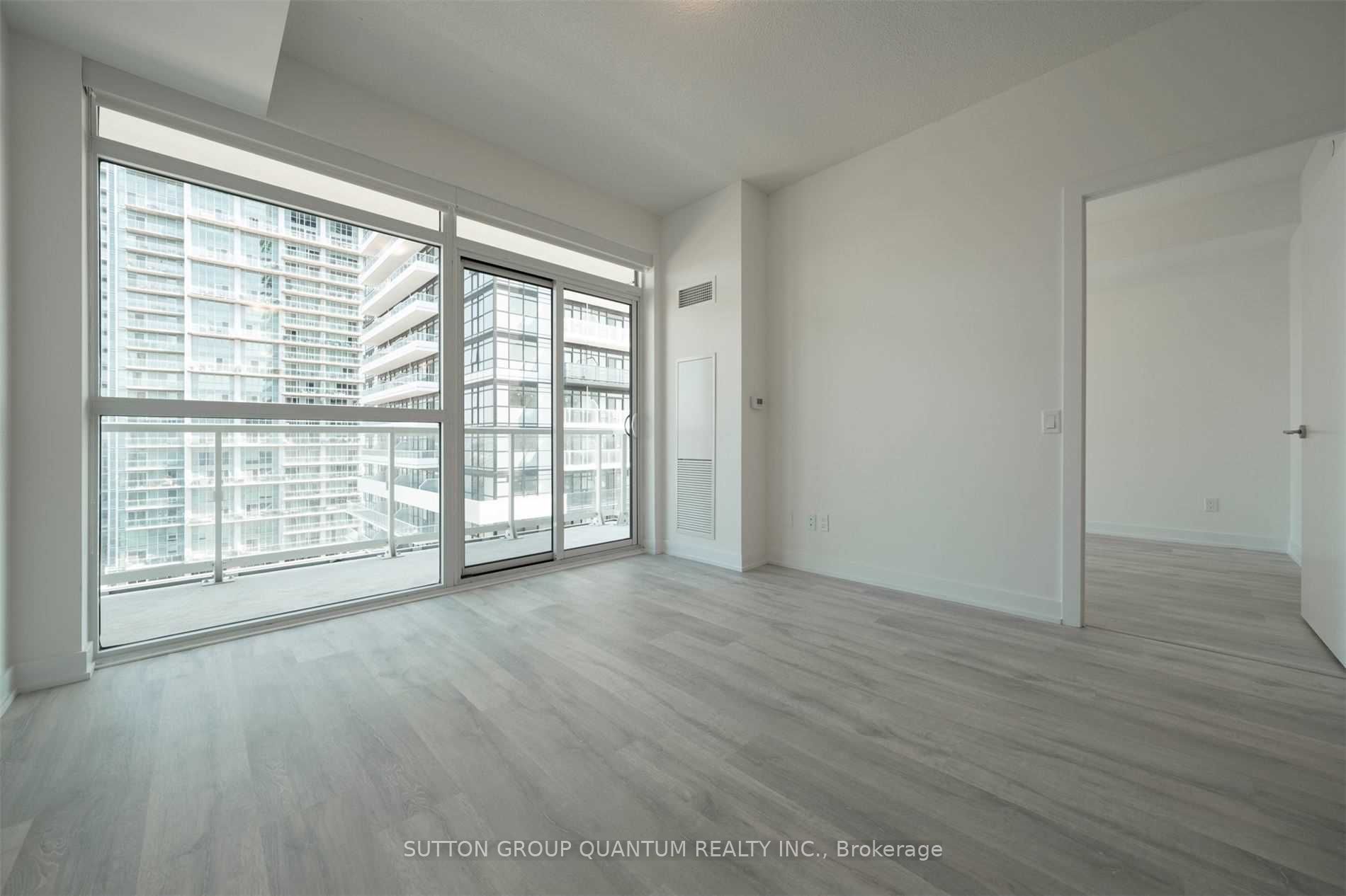 251 Manitoba Street 1026, Toronto, ON M8Y 0C7 photo 4