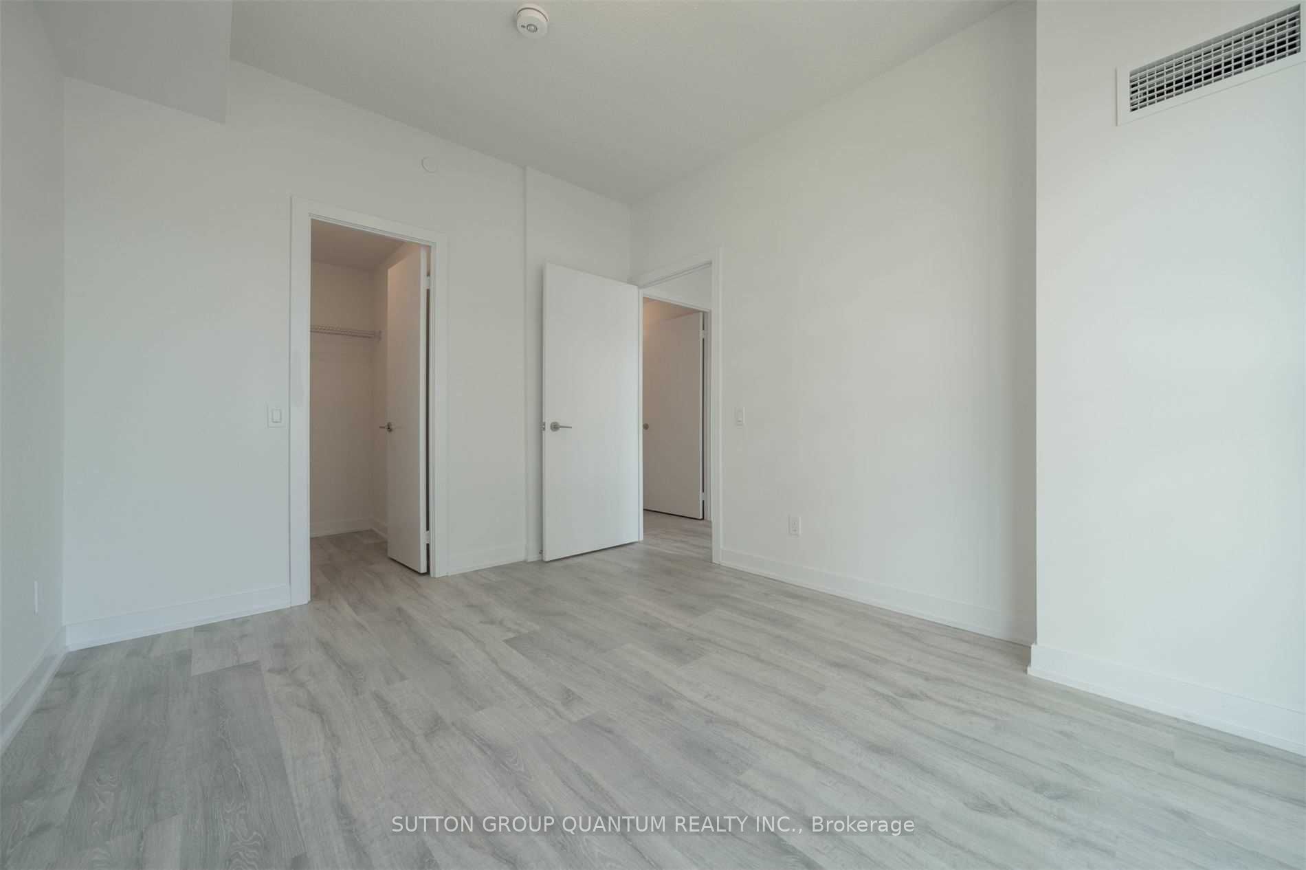 251 Manitoba Street 1026, Toronto, ON M8Y 0C7 photo 5