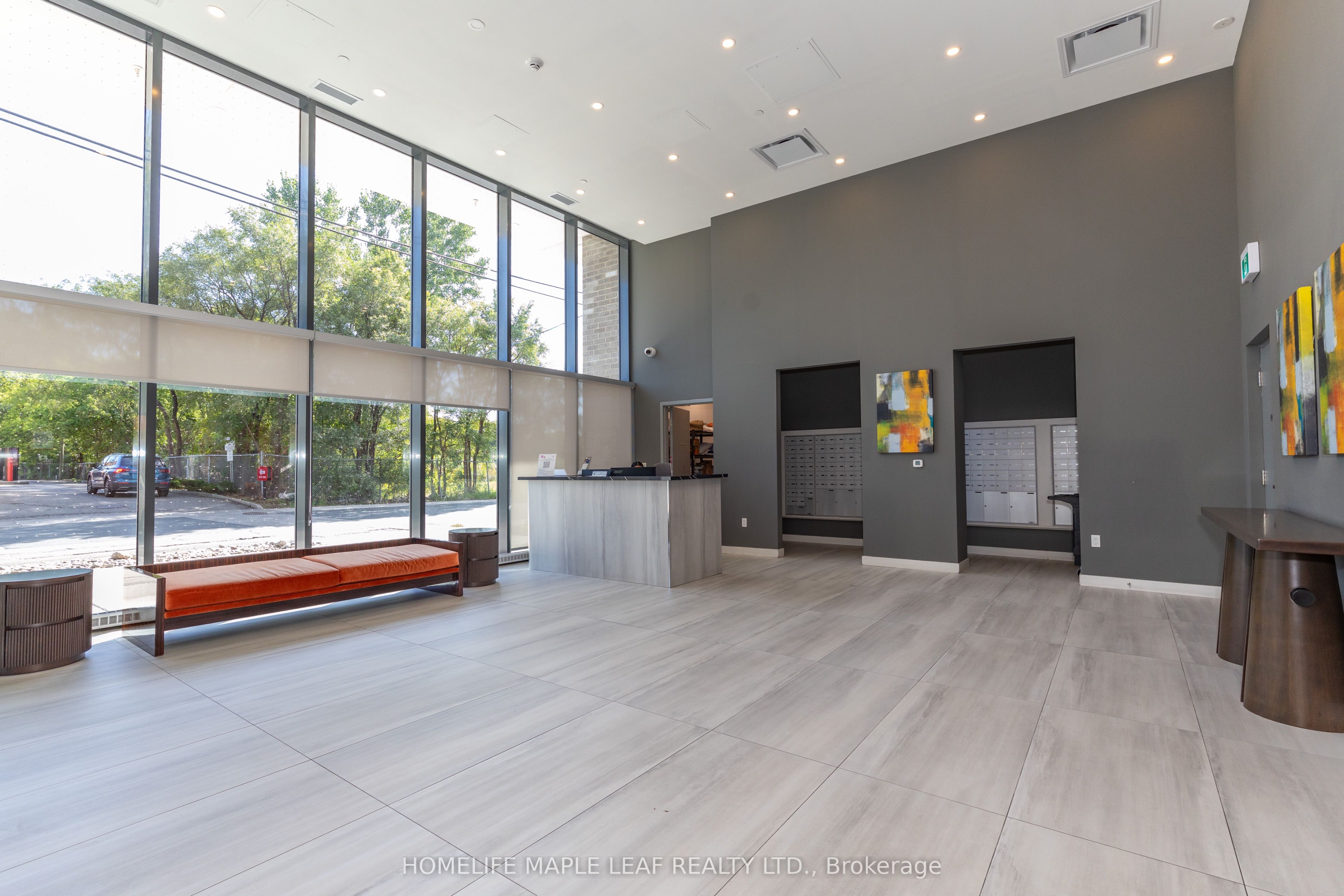 859 The Queensway 703, Toronto, ON M8Z 1N8 photo 3