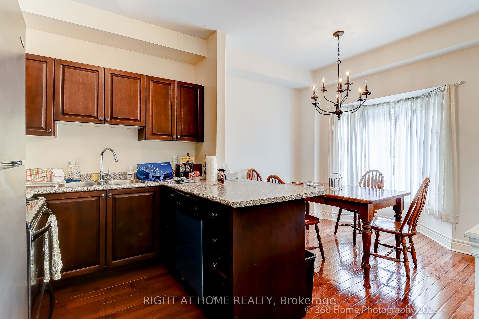 1130 Cawthra Road 2, Mississauga, ON L5G 4V7 photo 5