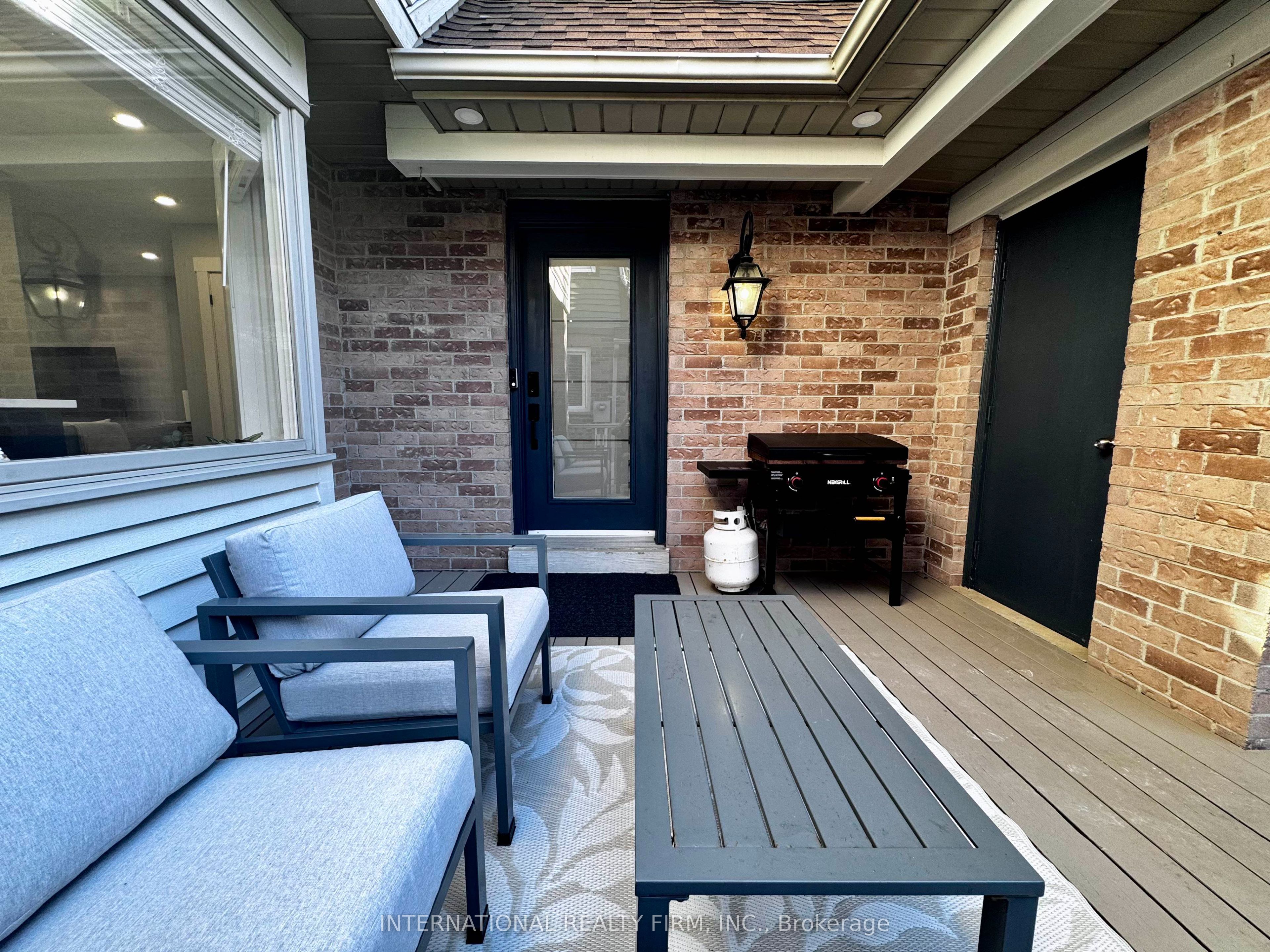 2745 Galleon Crescent, Mississauga, ON L5M 5T8 photo 3