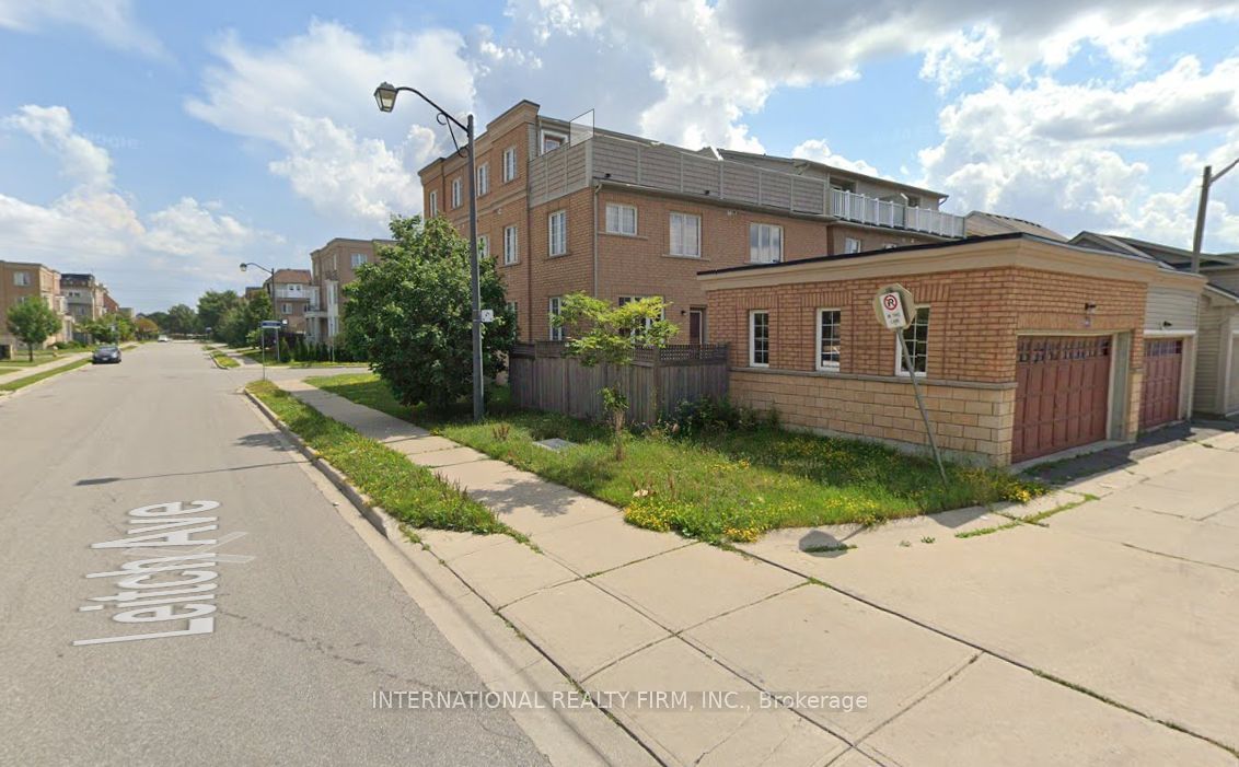 66 Leitch Avenue, Toronto, ON M3J 0C9 photo 4