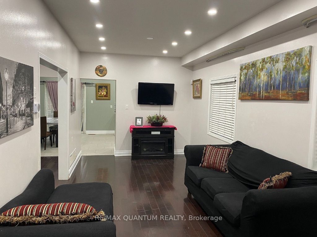 13 Portrush Trail, Brampton, ON L6X 0R4 photo 3
