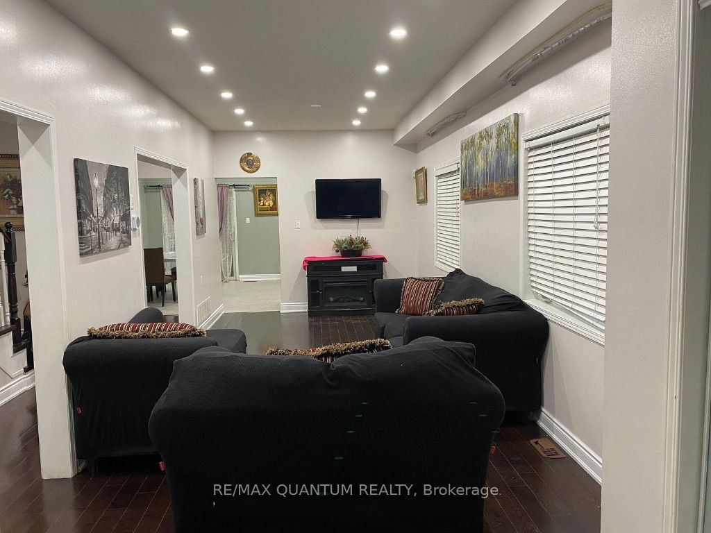 13 Portrush Trail, Brampton, ON L6X 0R4 photo 4