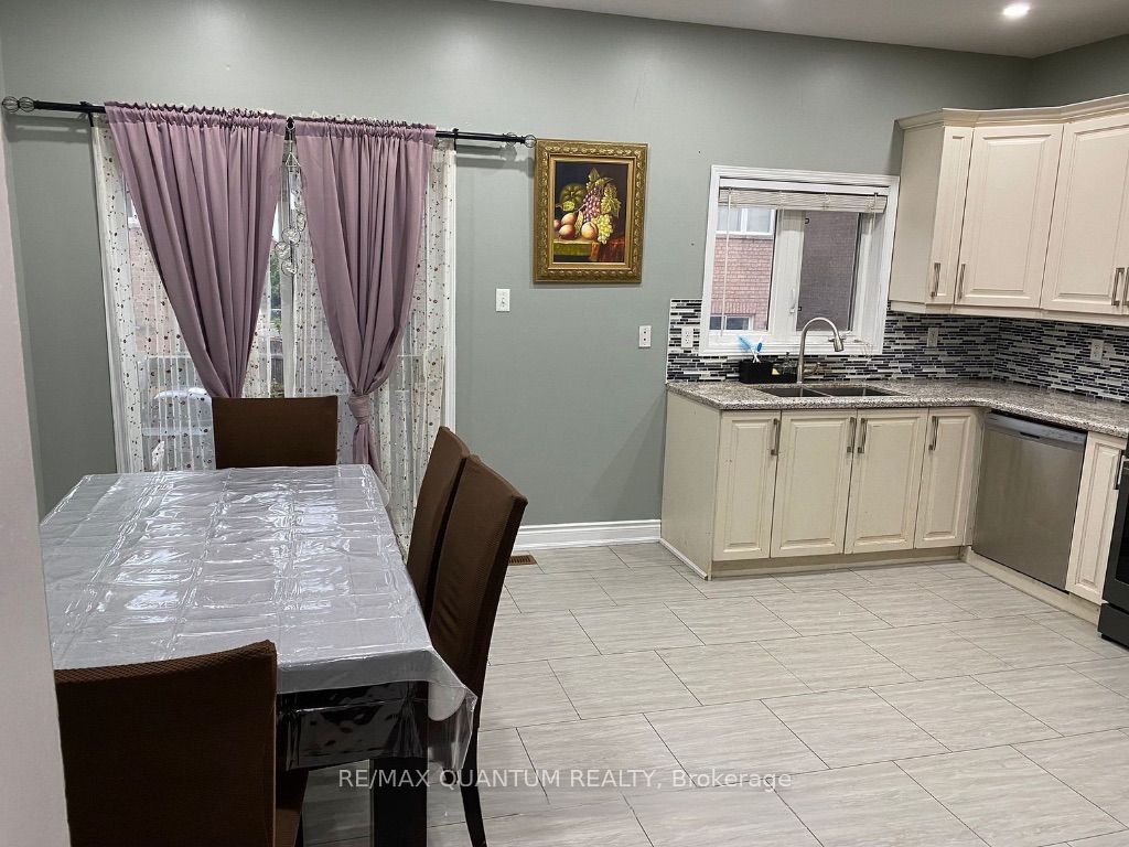 13 Portrush Trail, Brampton, ON L6X 0R4 photo 5