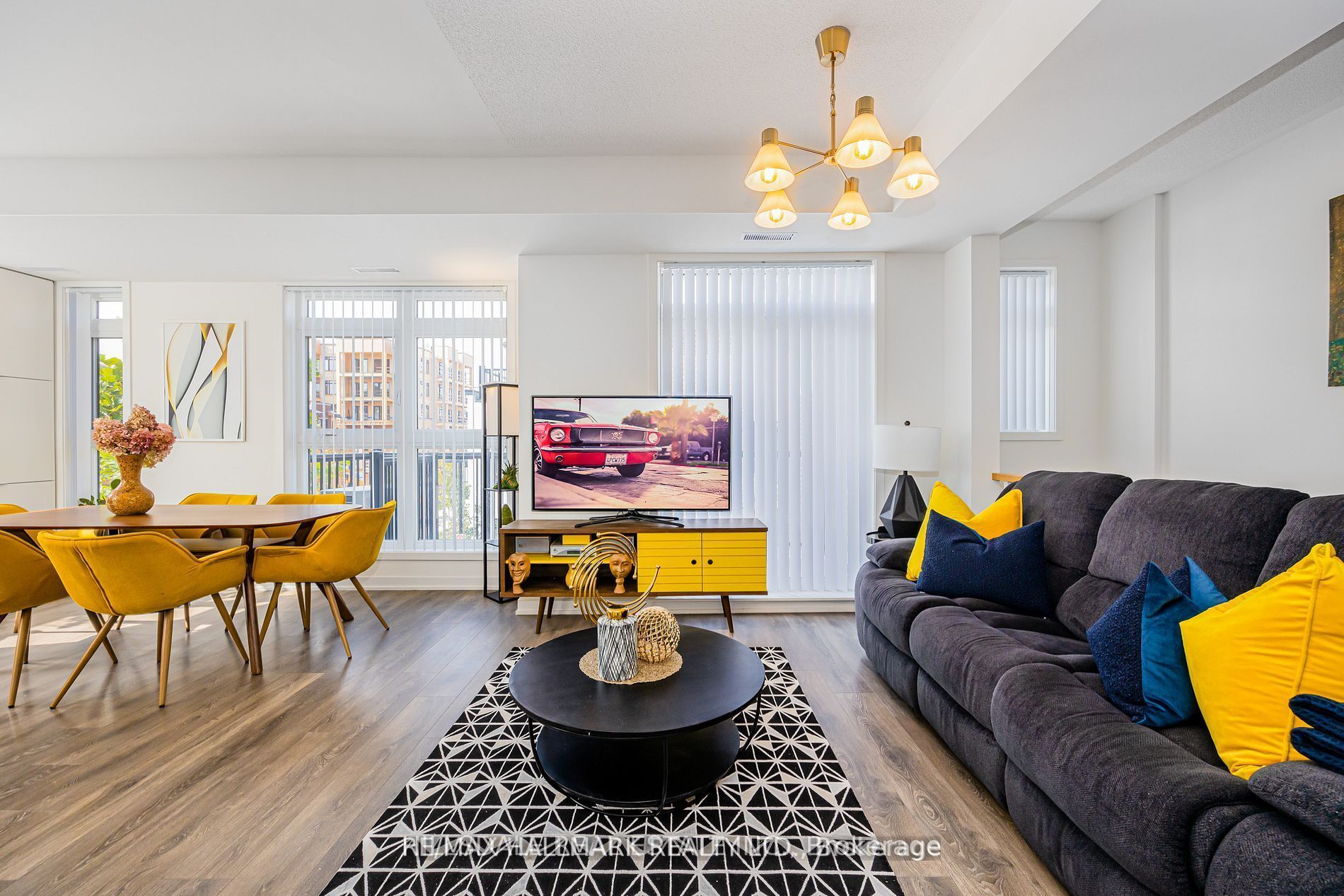 90 Canon Jackson Drive 207, Toronto, ON M6M 0C1 photo 4