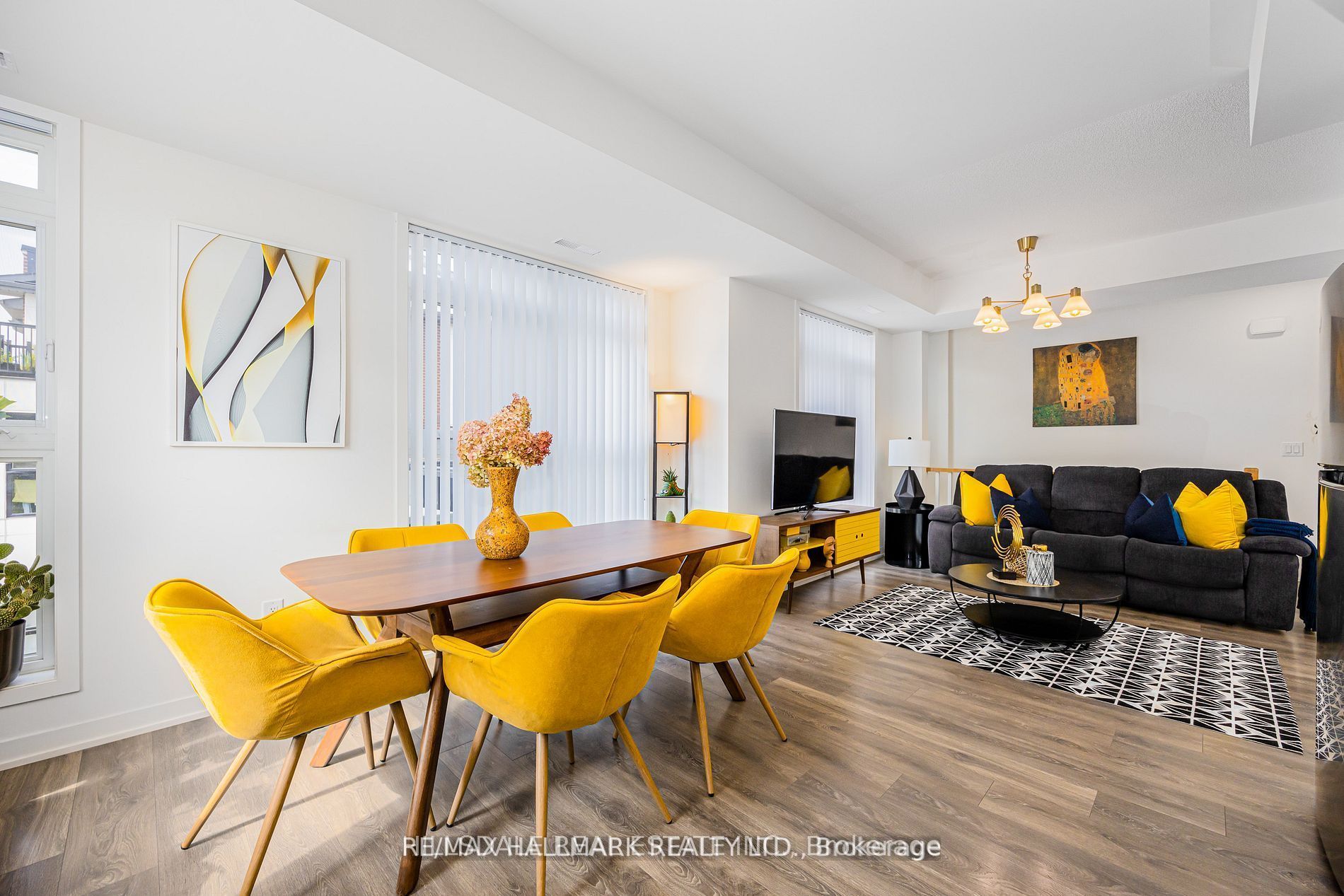 90 Canon Jackson Drive 207, Toronto, ON M6M 0C1 photo 5