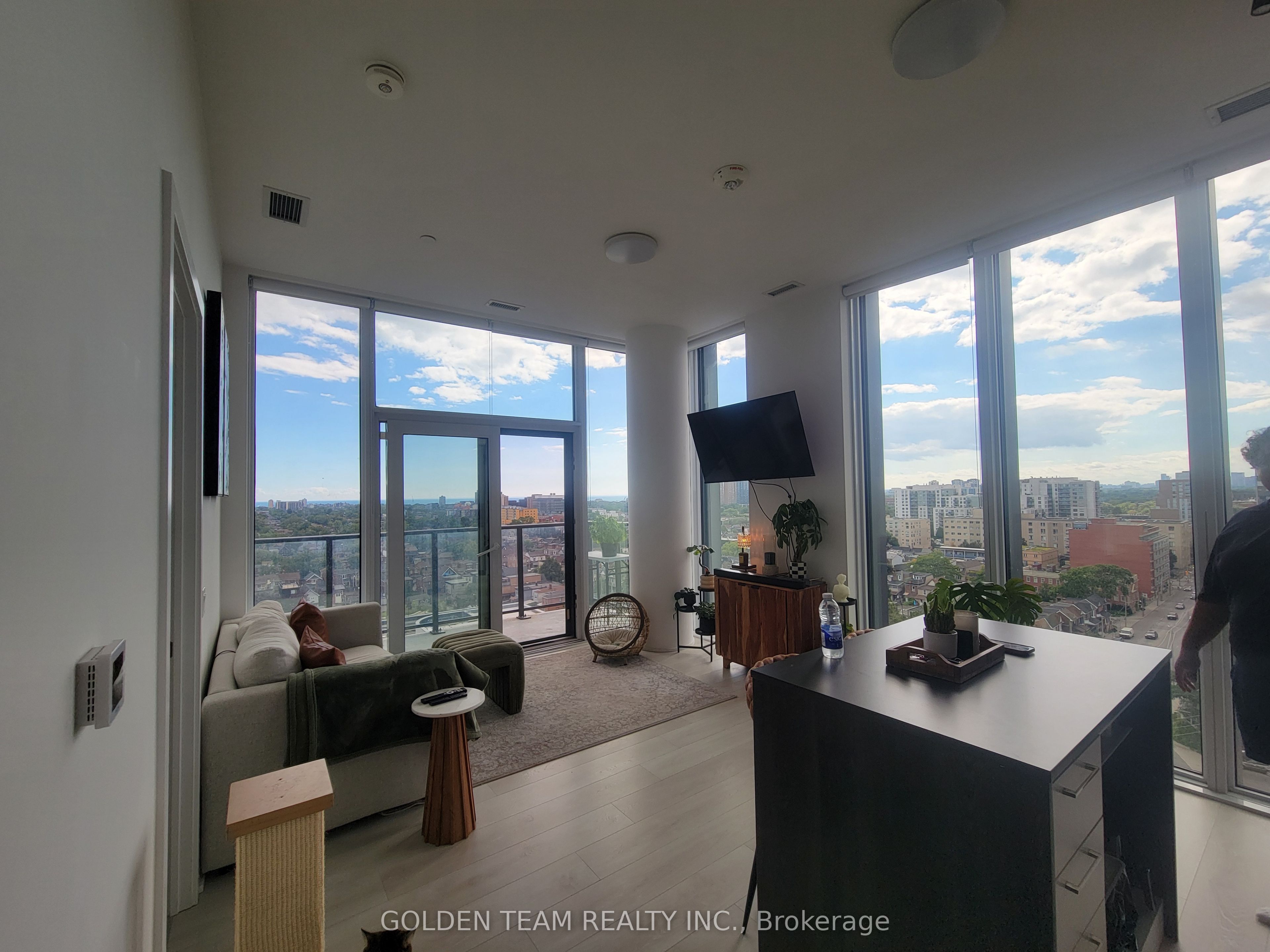1285 Dupont Street 1203, Toronto, ON M6H 0E3