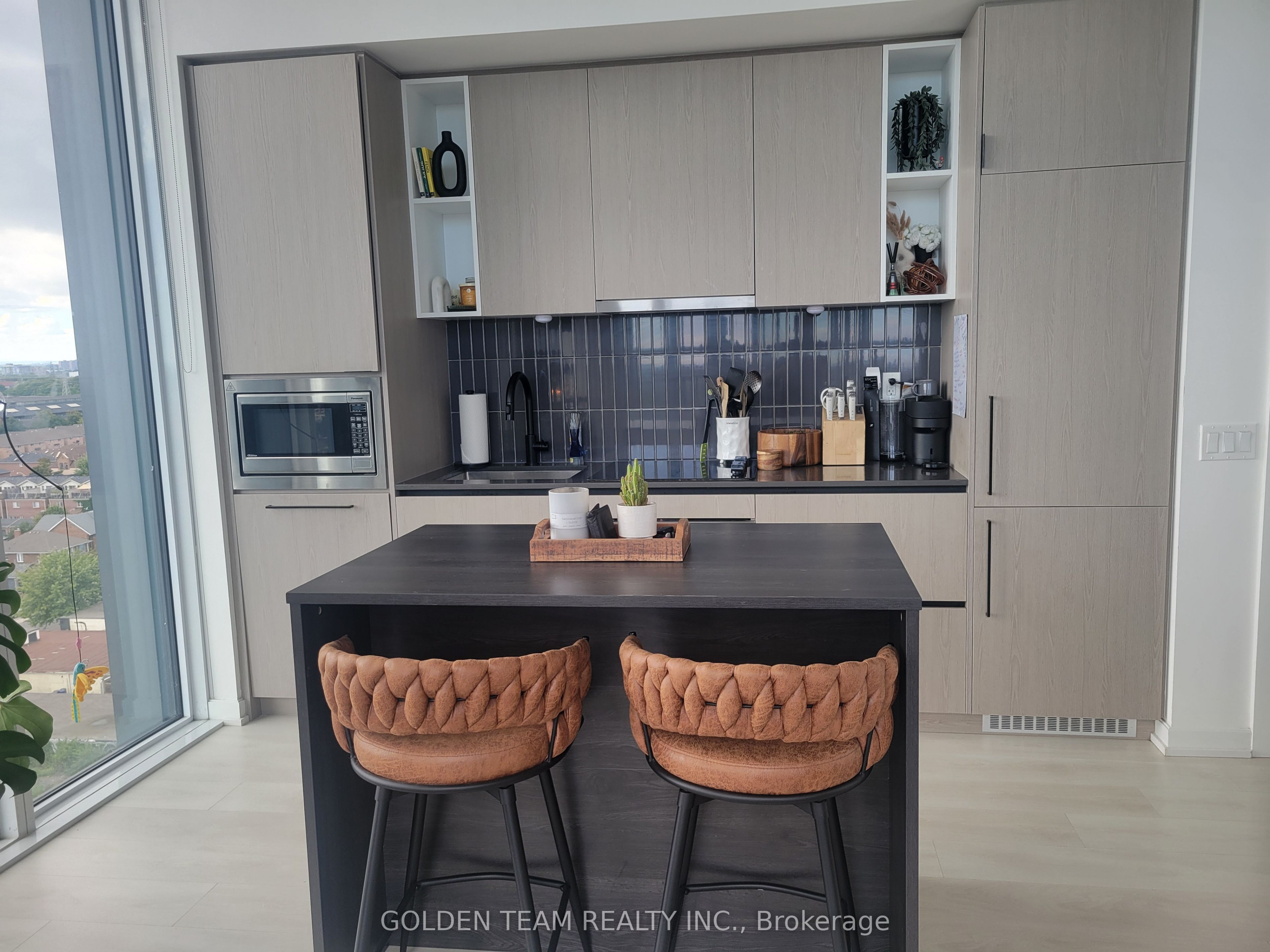 1285 Dupont Street 1203, Toronto, ON M6H 0E3 photo 2