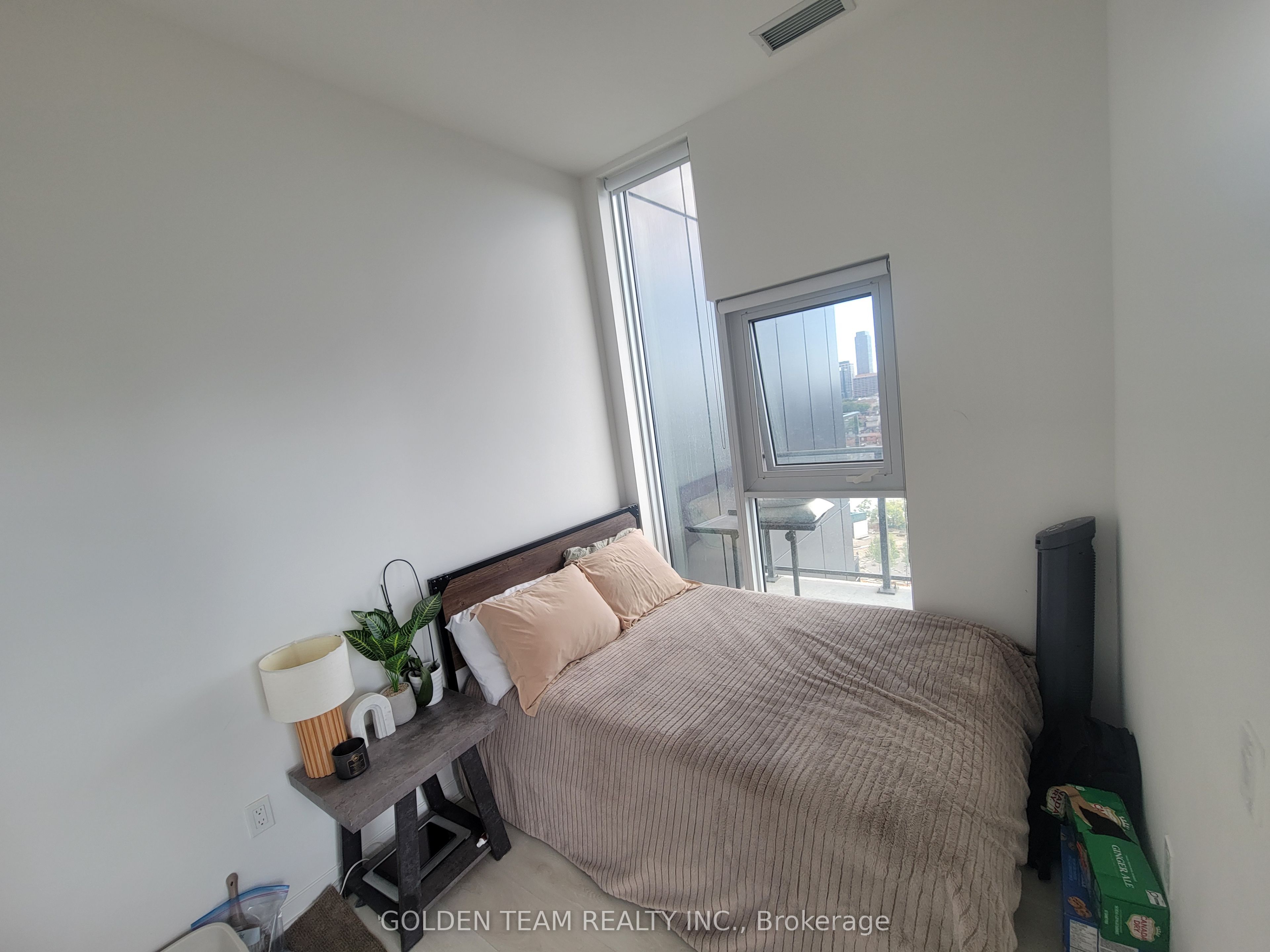 1285 Dupont Street 1203, Toronto, ON M6H 0E3 photo 4