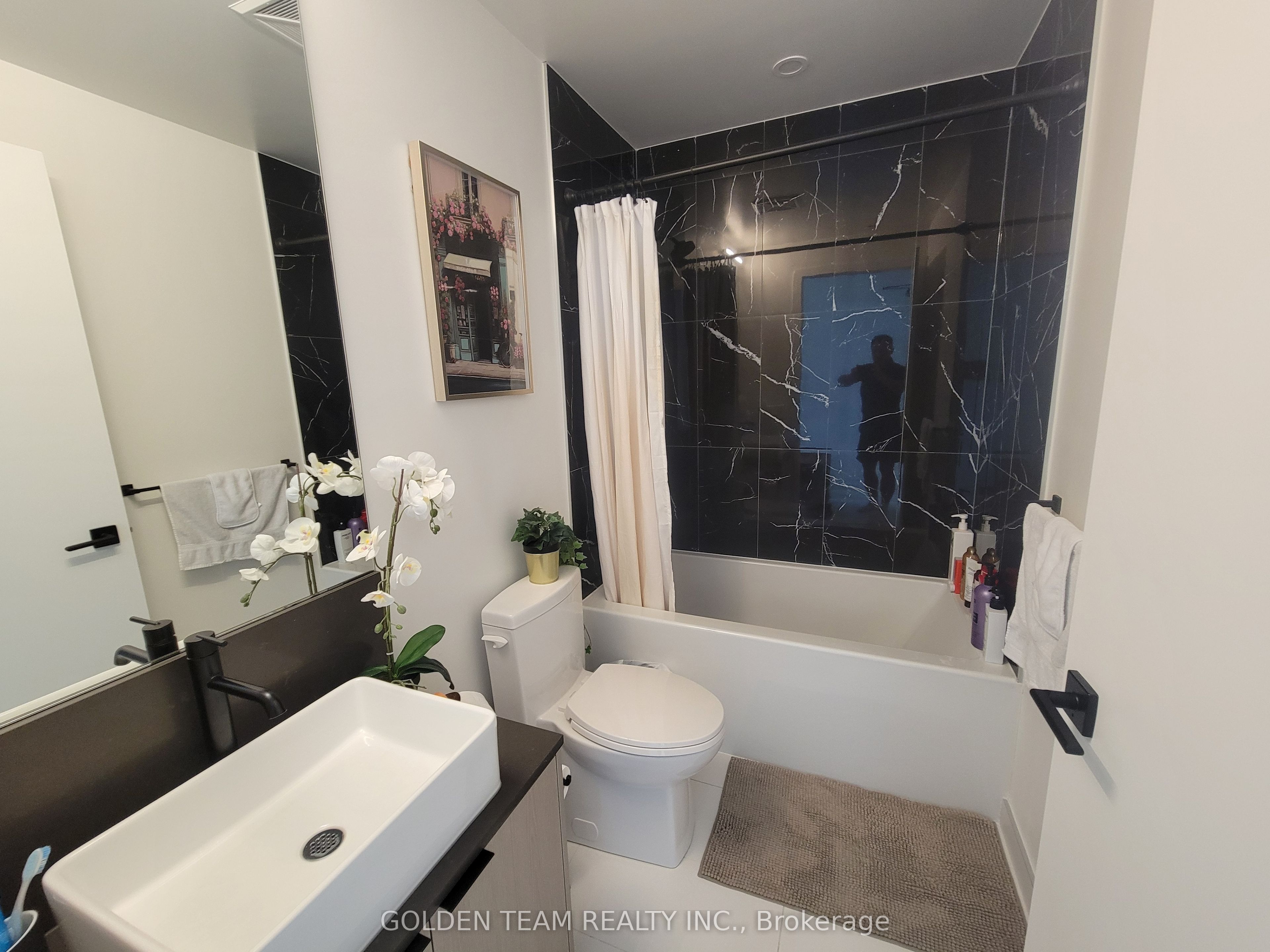 1285 Dupont Street 1203, Toronto, ON M6H 0E3 photo 5