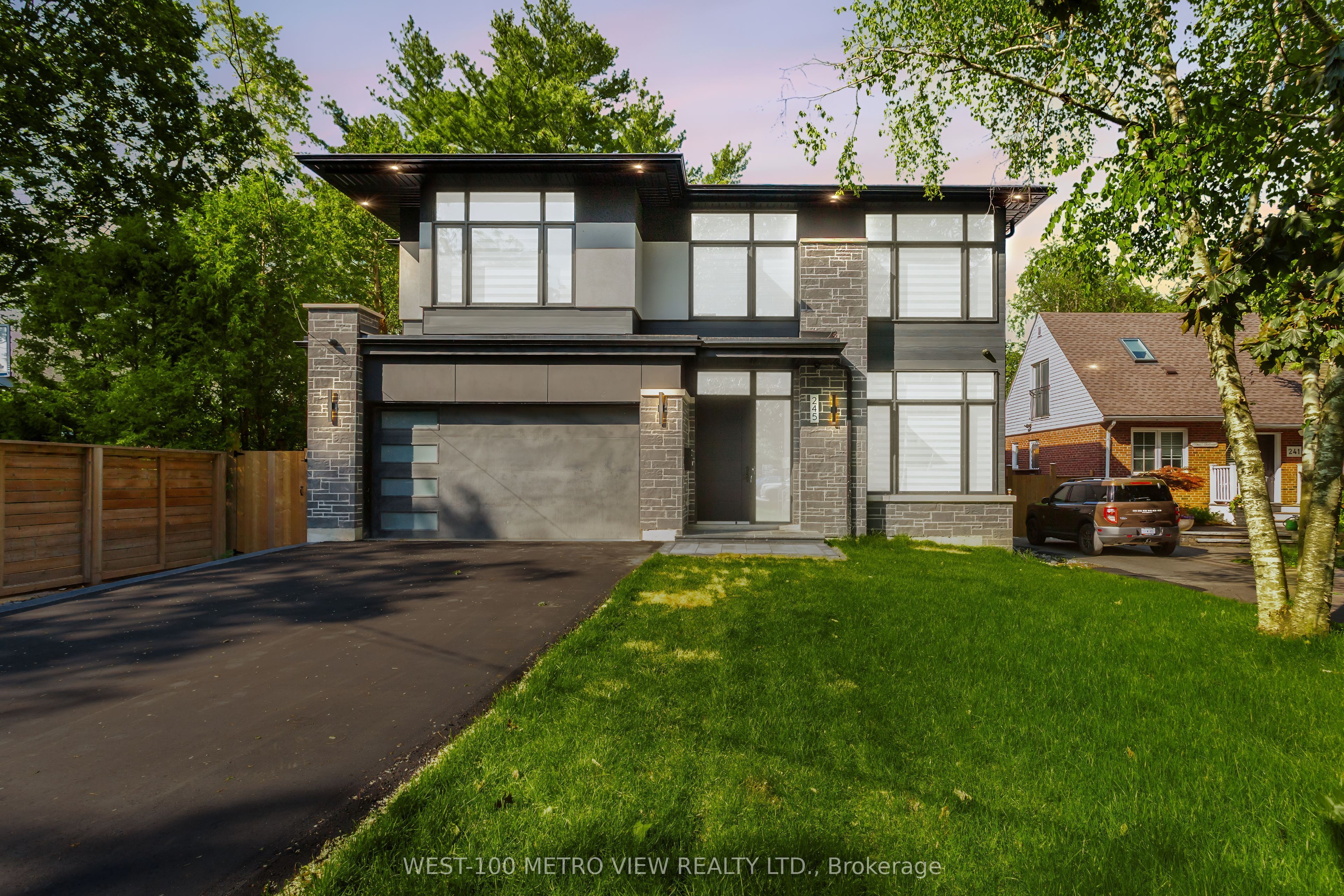 245 Bronte Road, Oakville, ON L6L 3C6 photo 3