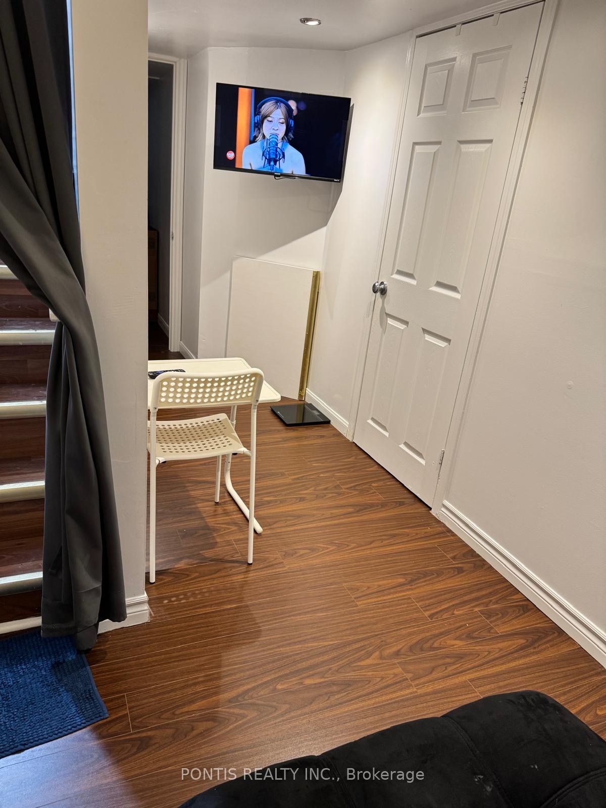 588 Dolly Bird Lane Basement, Mississauga, ON L5W 1G7 photo 4