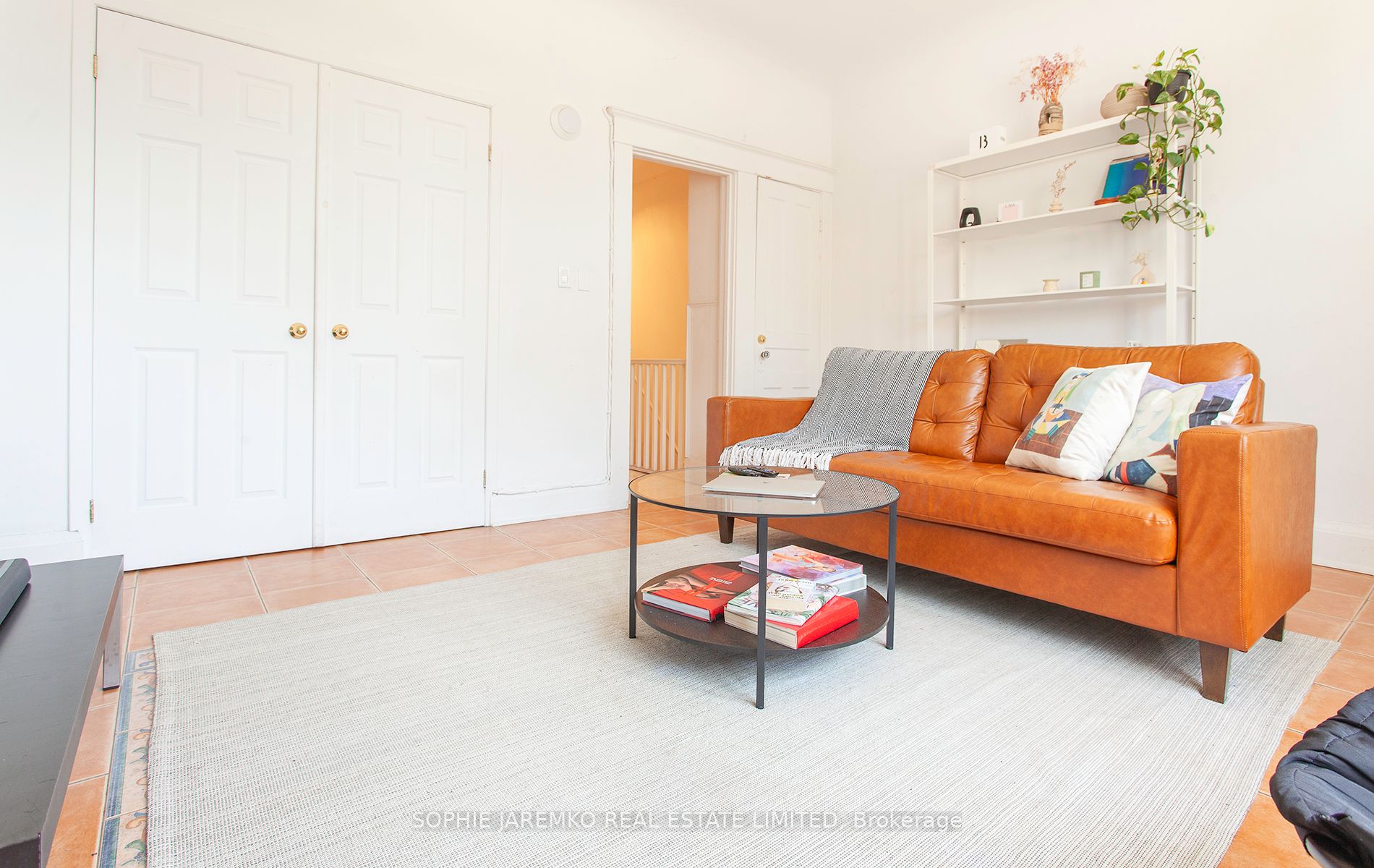 2102A Dundas Street W, Toronto, ON M6R 1W9 photo 3