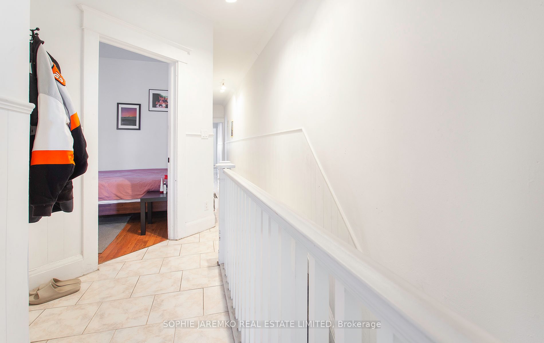 2102A Dundas Street W, Toronto, ON M6R 1W9 photo 5