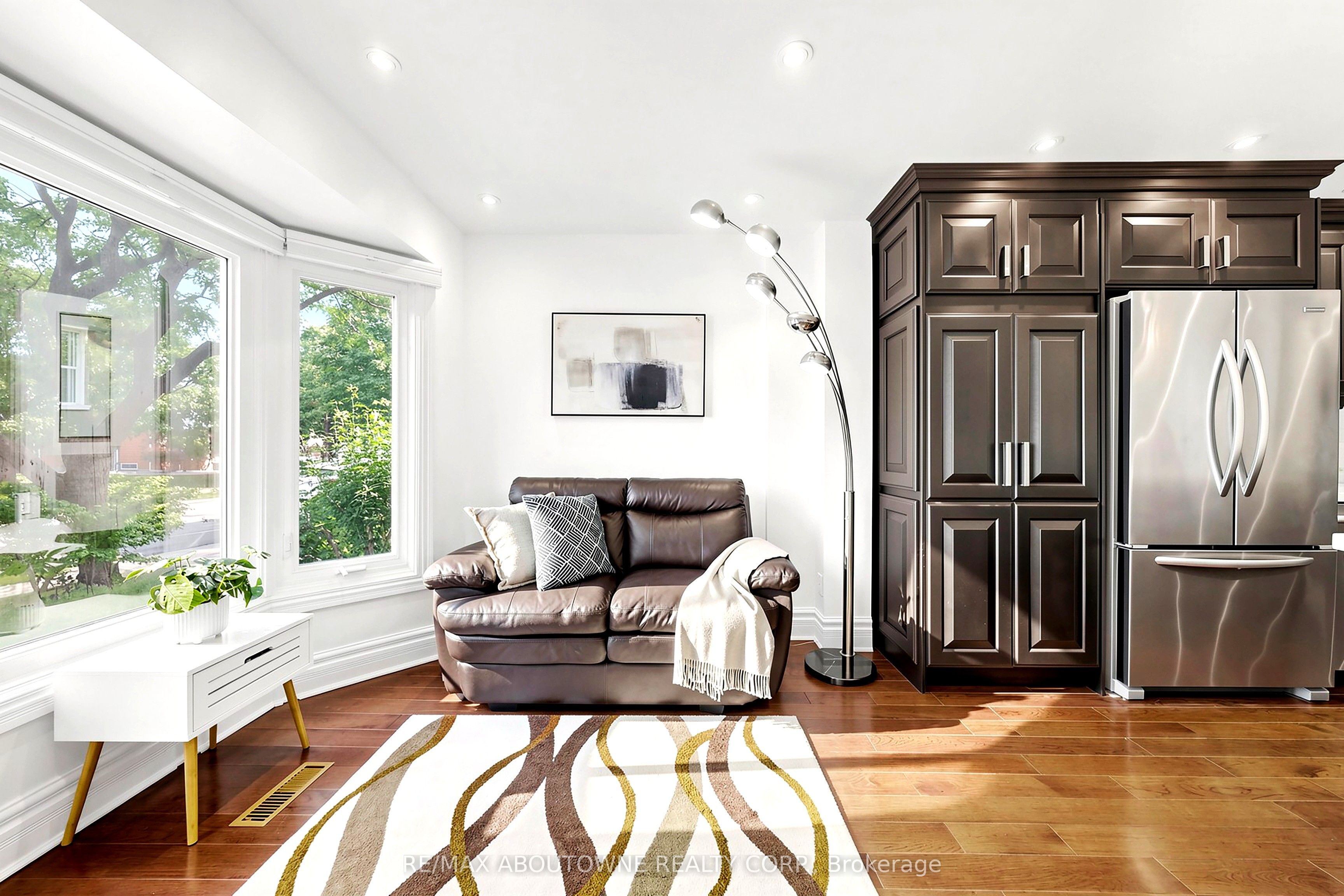 2072 Glenada Crescent, Oakville, ON L6H 4M2 photo 5