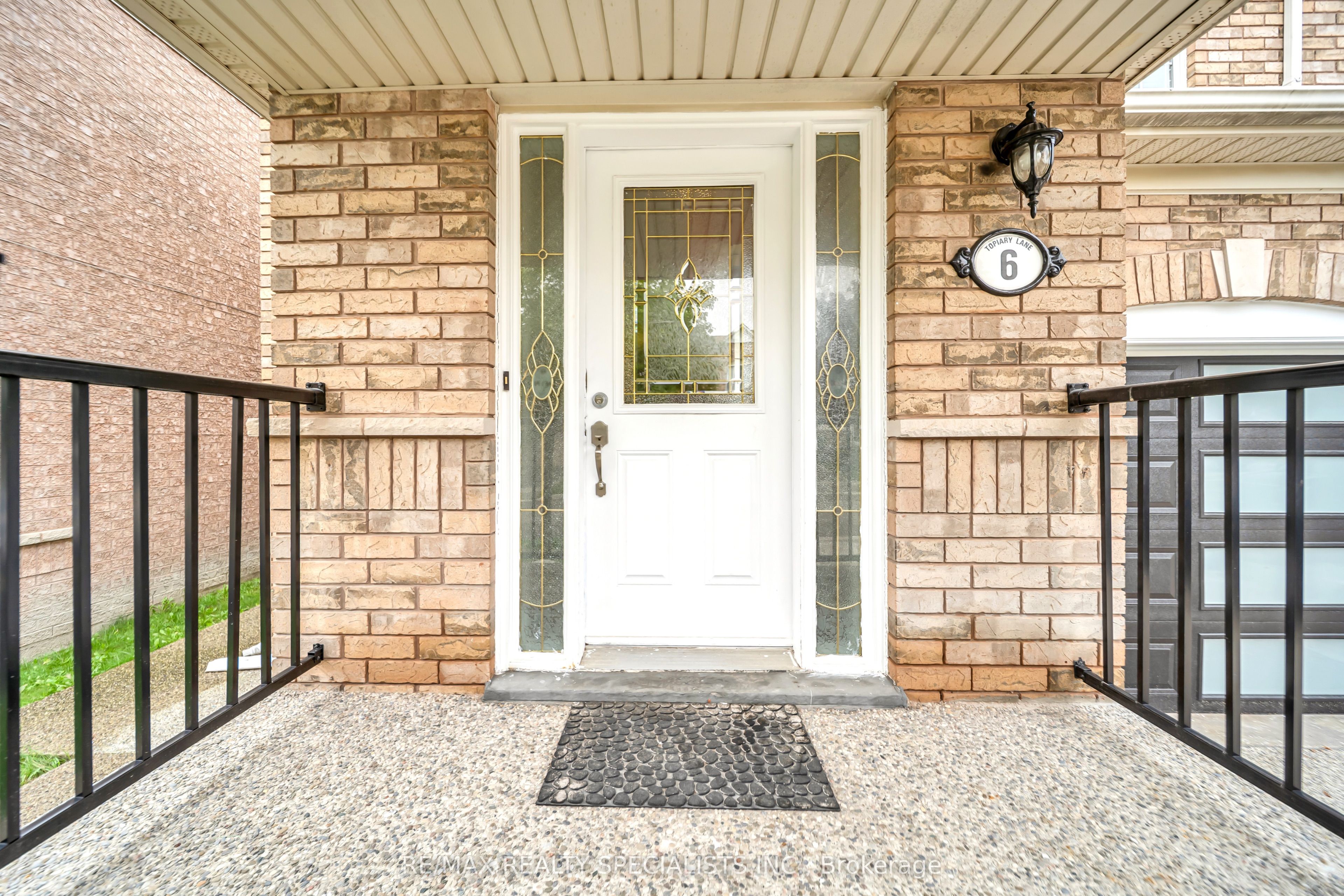 6 Topiary Lane, Brampton, ON L7A 2K6 photo 3