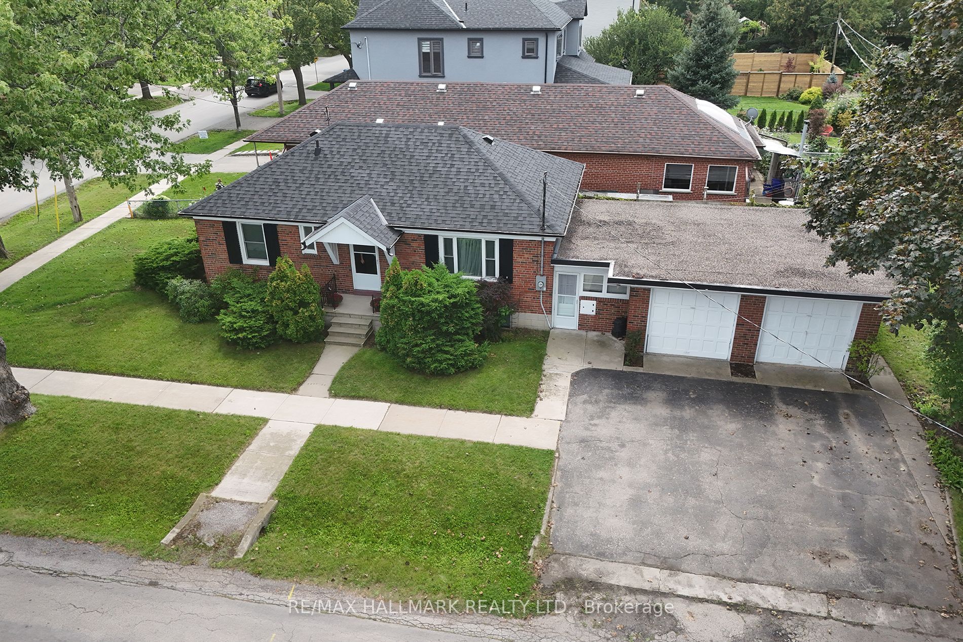 55 Athol Avenue, Toronto, ON M8Z 2A6 photo 3