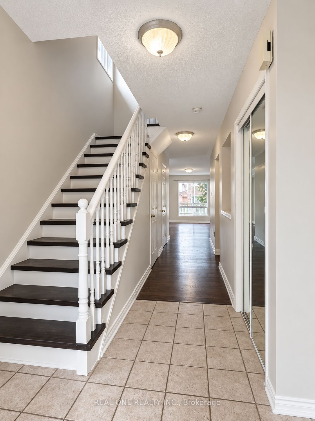 5289 Bushelgrove Circle, Mississauga, ON L5M 6C6 photo 2