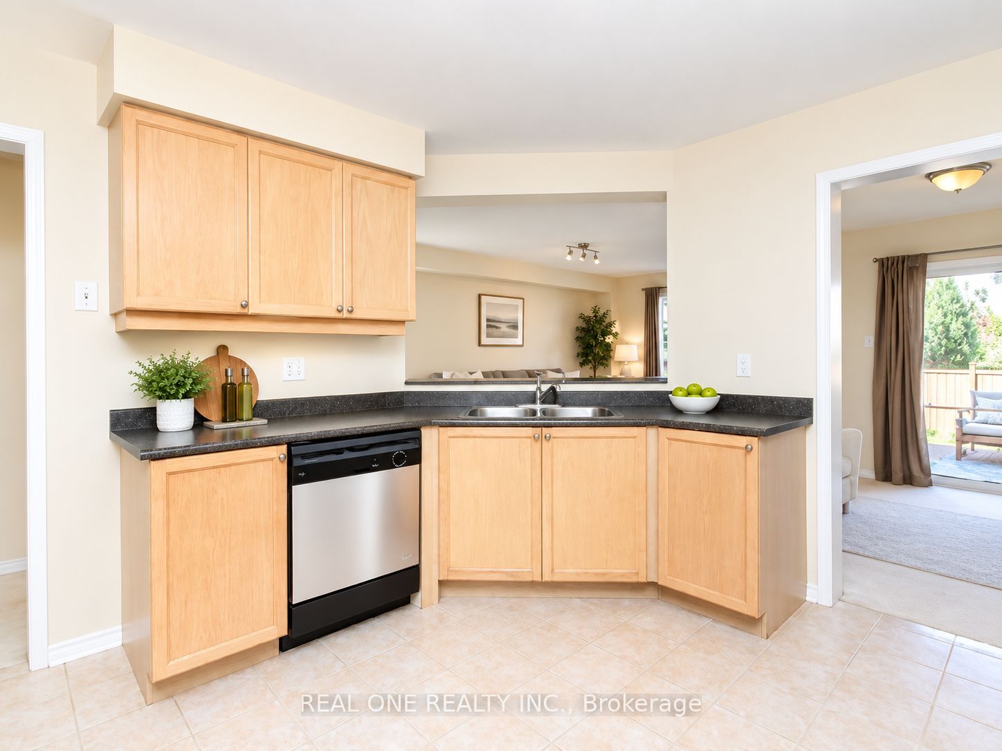 5289 Bushelgrove Circle, Mississauga, ON L5M 6C6 photo 5