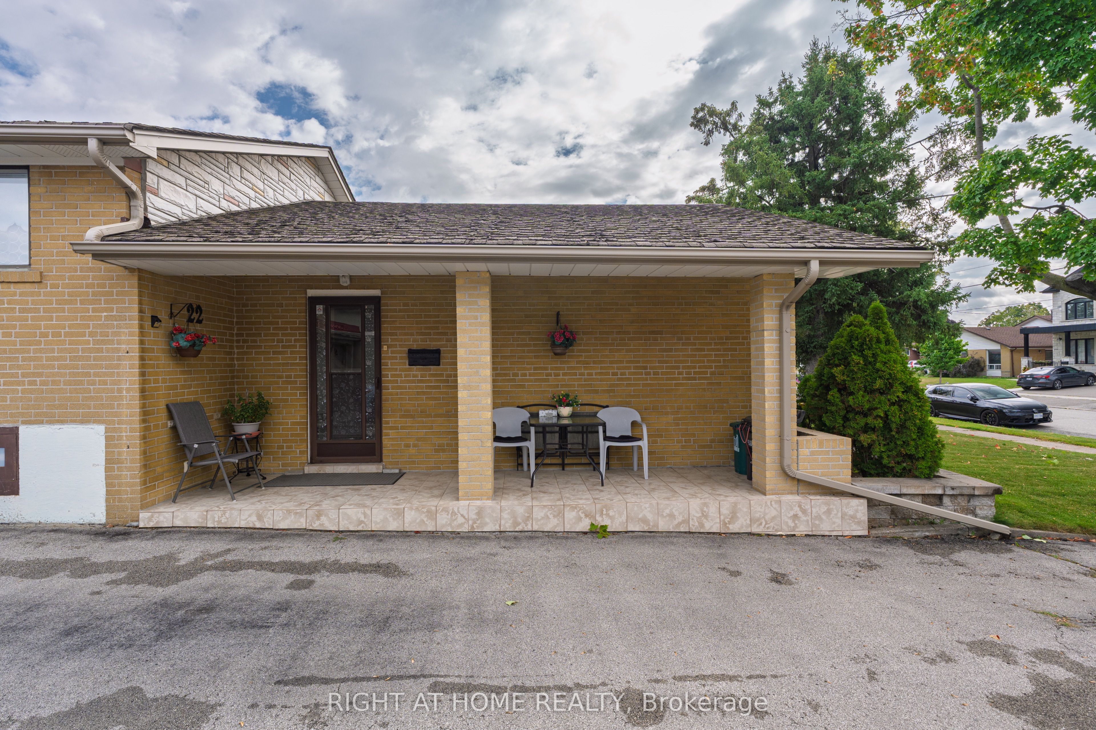 22 Monterrey Drive, Toronto, ON M9V 1S8 photo 3