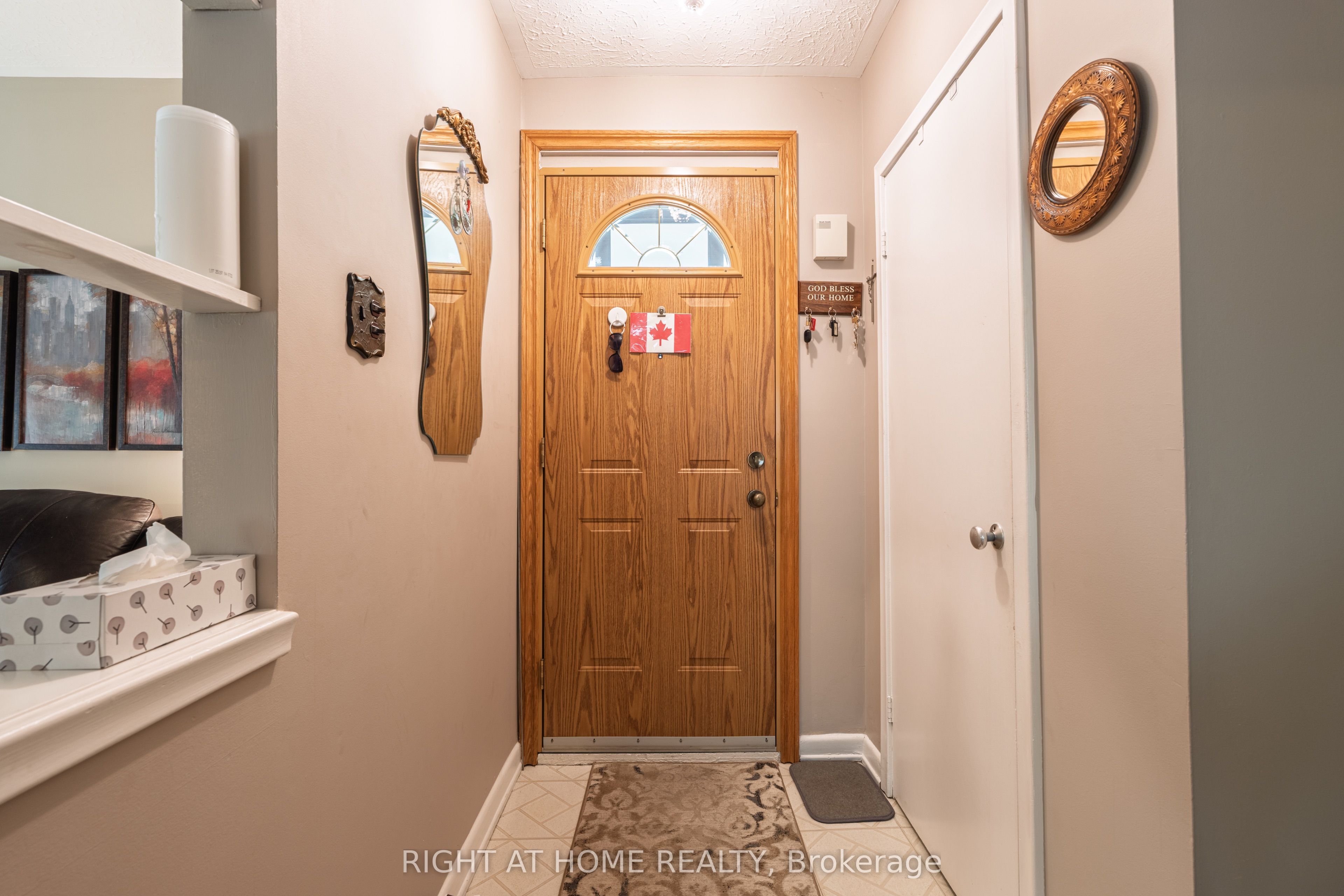 22 Monterrey Drive, Toronto, ON M9V 1S8 photo 4