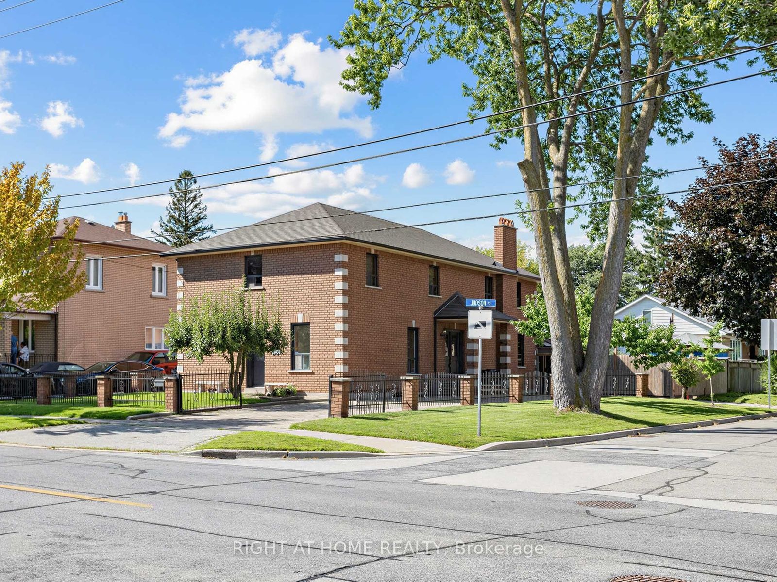 102 Judson Street, Toronto, ON M8Z 1B1 photo 3