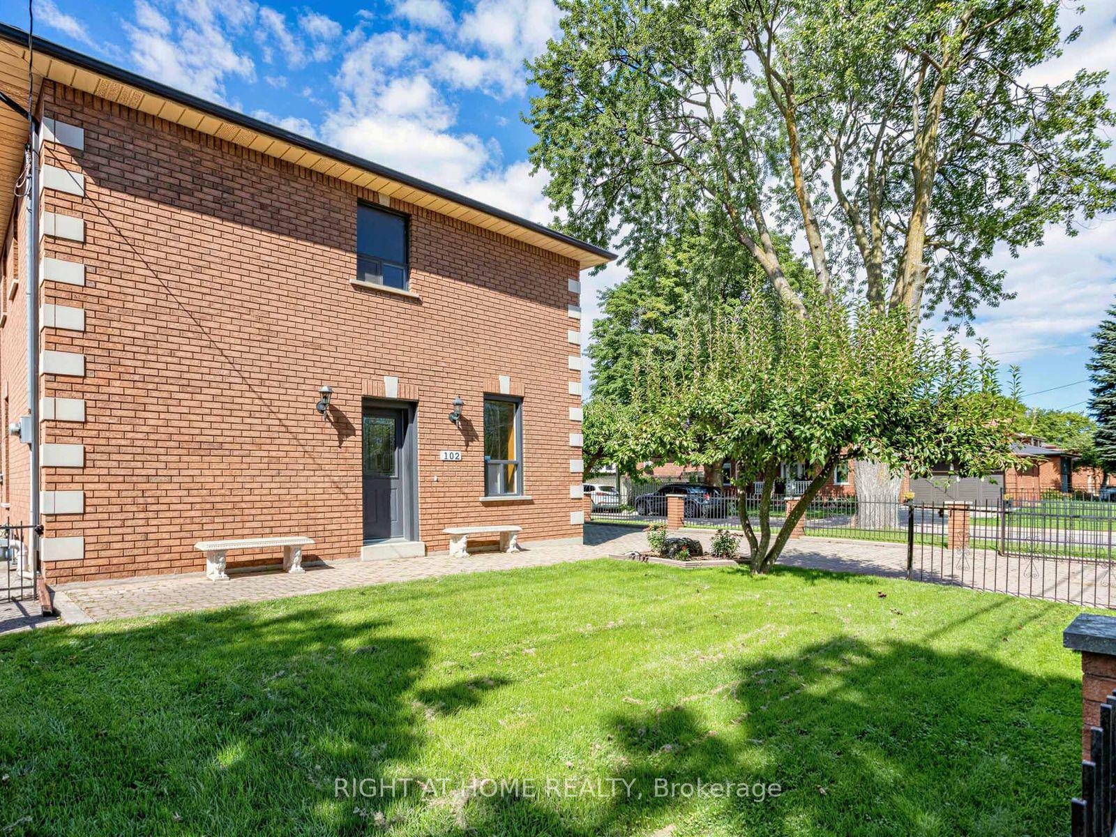 102 Judson Street, Toronto, ON M8Z 1B1 photo 4