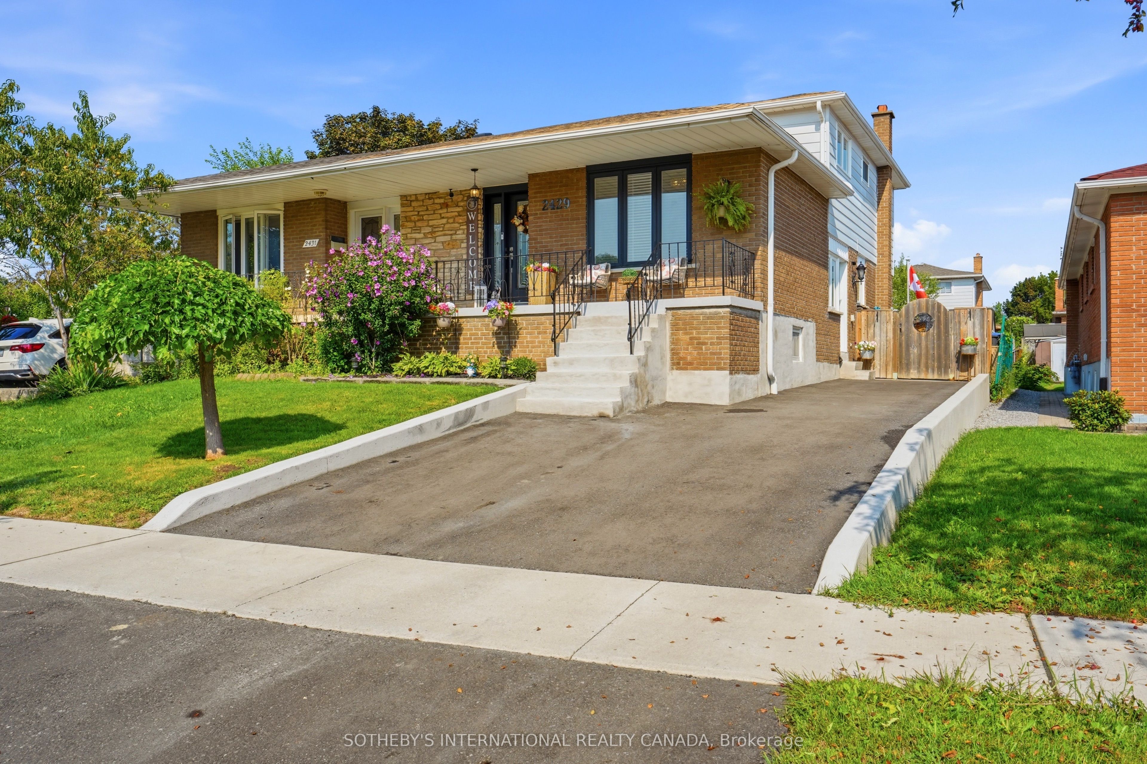 2429 Whaley Whaley Drive, Mississauga, ON L5B 2B3