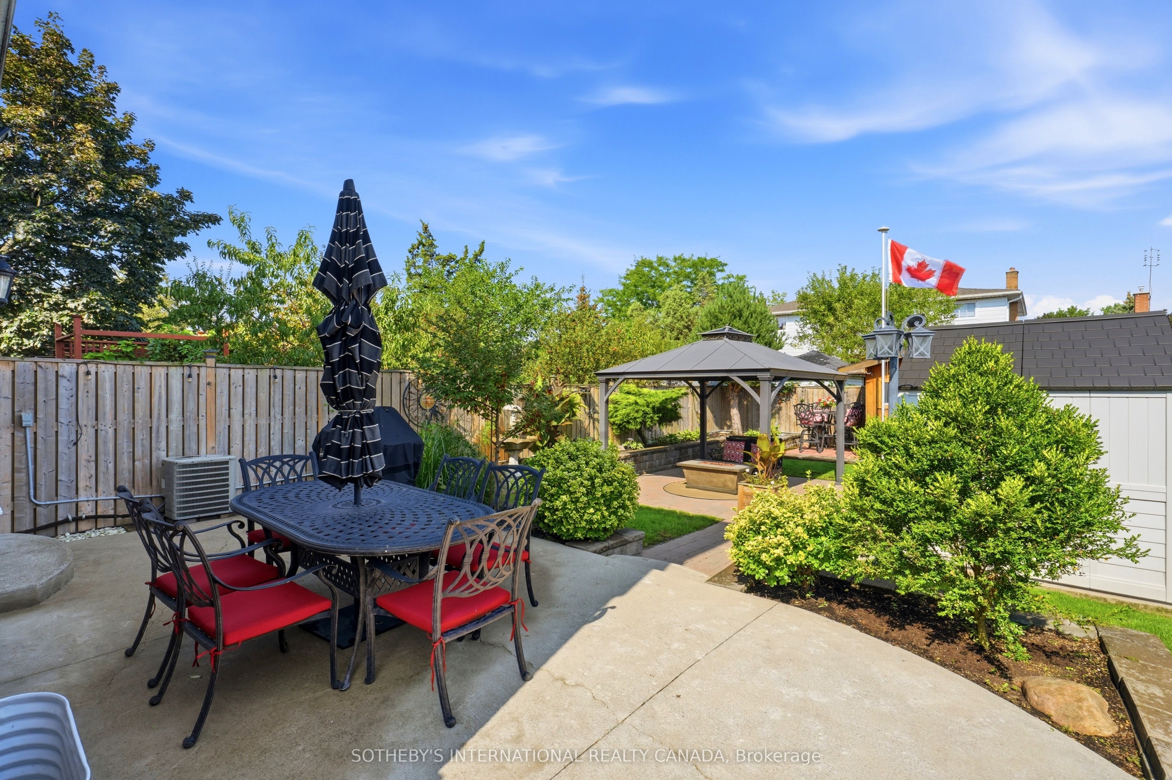 2429 Whaley Whaley Drive, Mississauga, ON L5B 2B3 photo 3