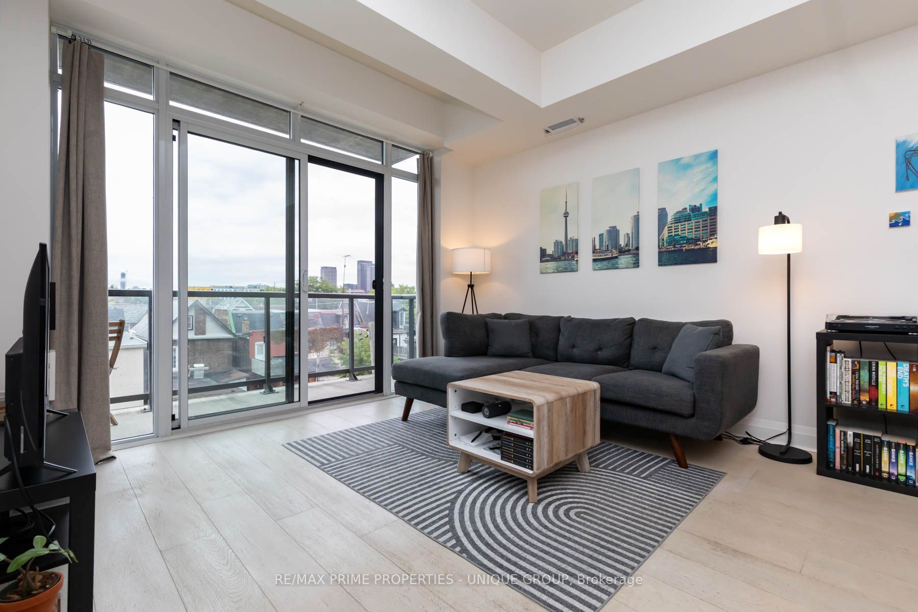 245 Perth Avenue 304, Toronto, ON M6P 3X9 photo 3