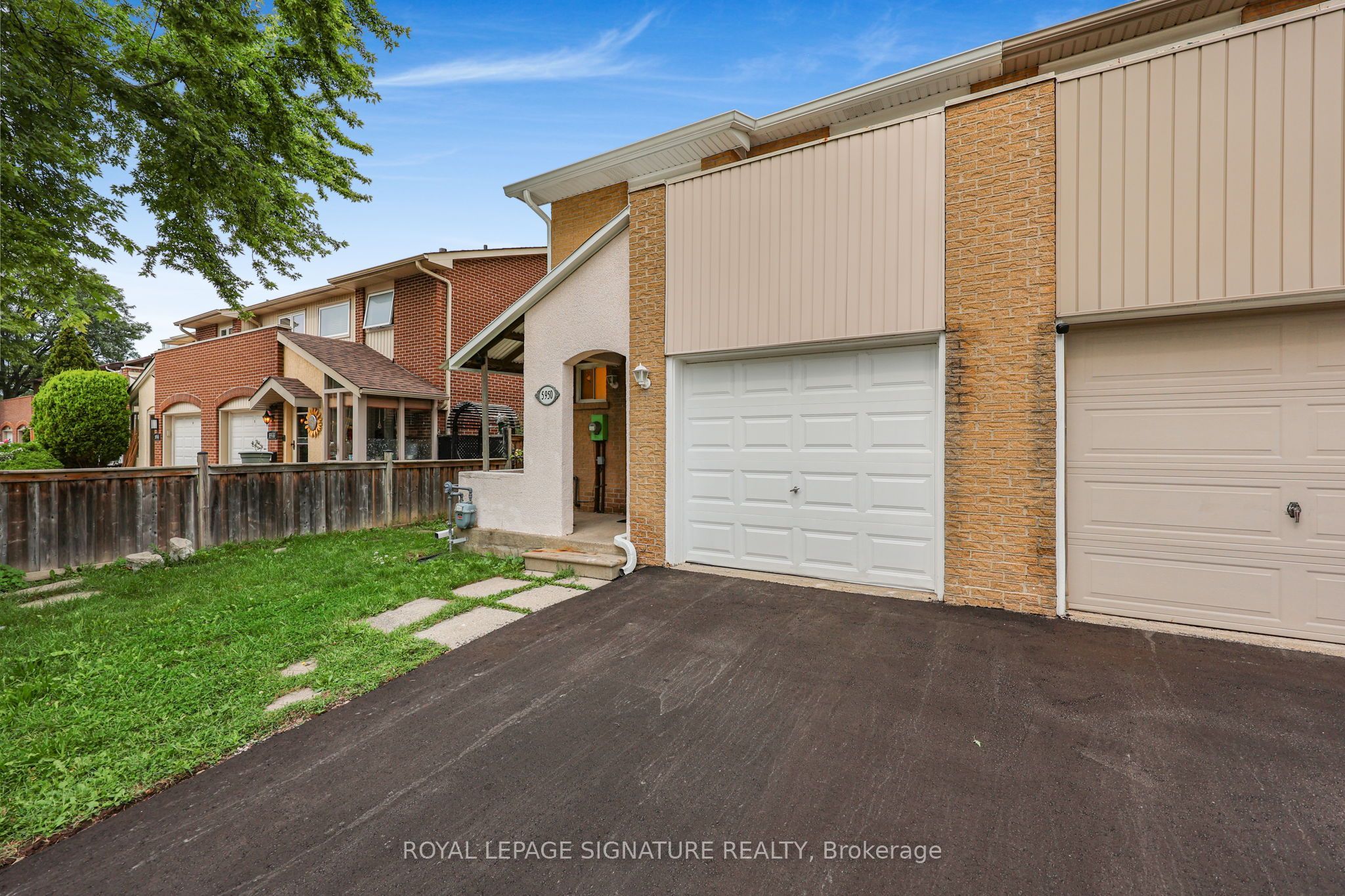 5950 Chidham Crescent, Mississauga, ON L5N 2R9 photo 4