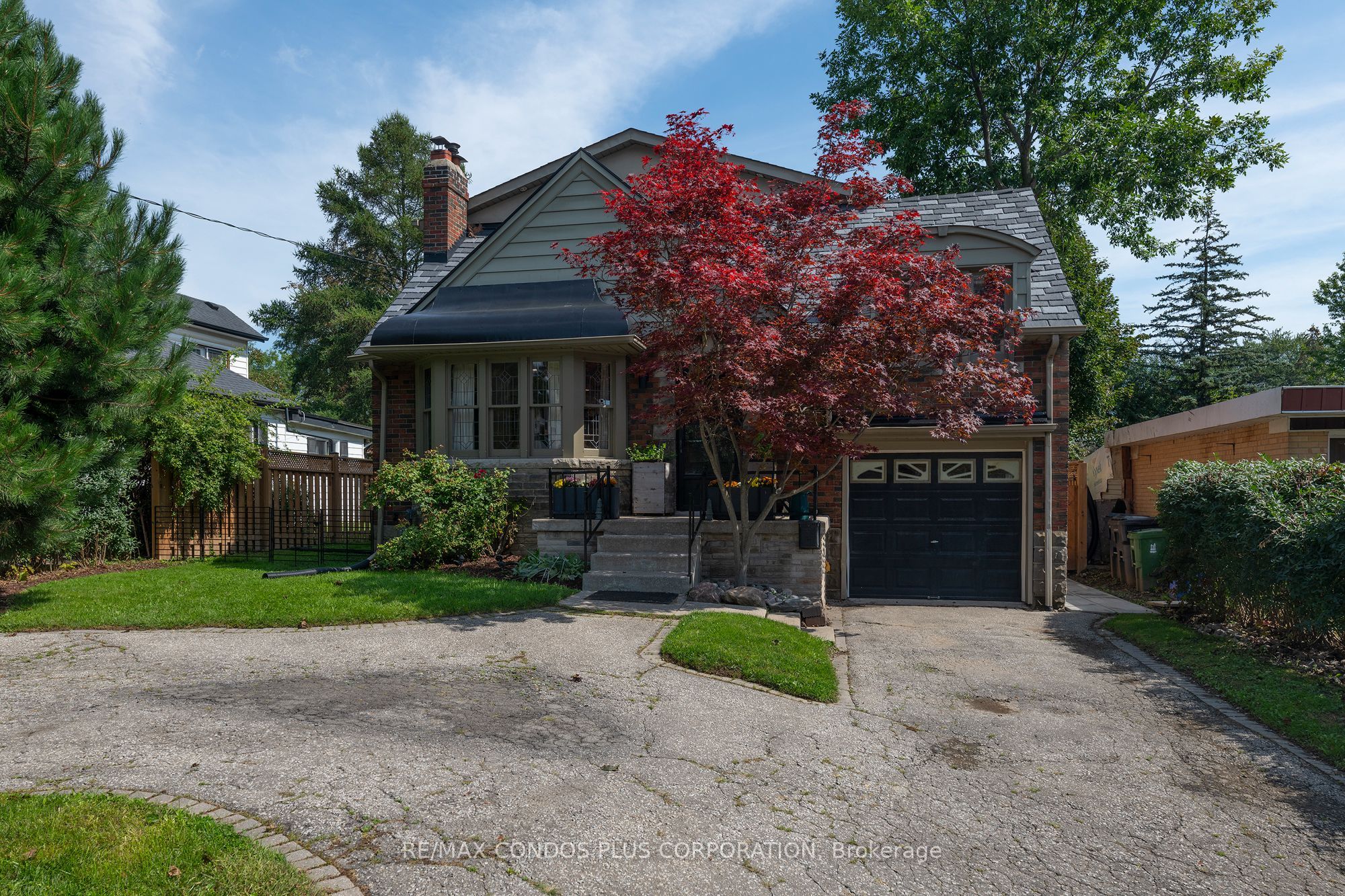11 Elton Crescent, Toronto, ON M8W 2X9 photo 2