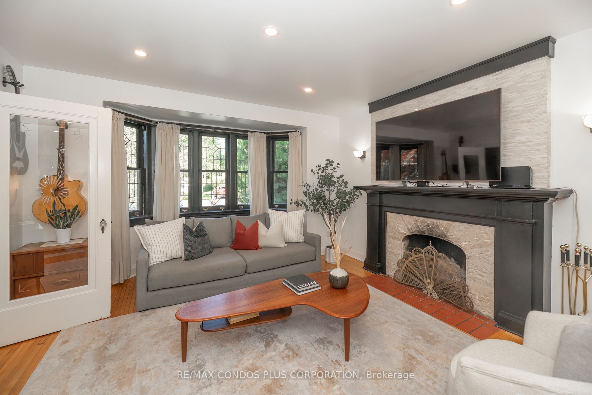 11 Elton Crescent, Toronto, ON M8W 2X9 photo 5