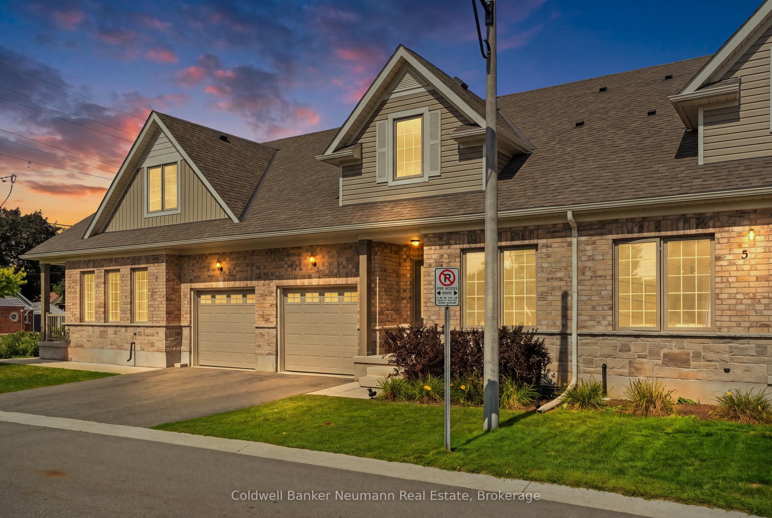 3 Braida Lane, Halton Hills, ON L7J 0B7 photo 2