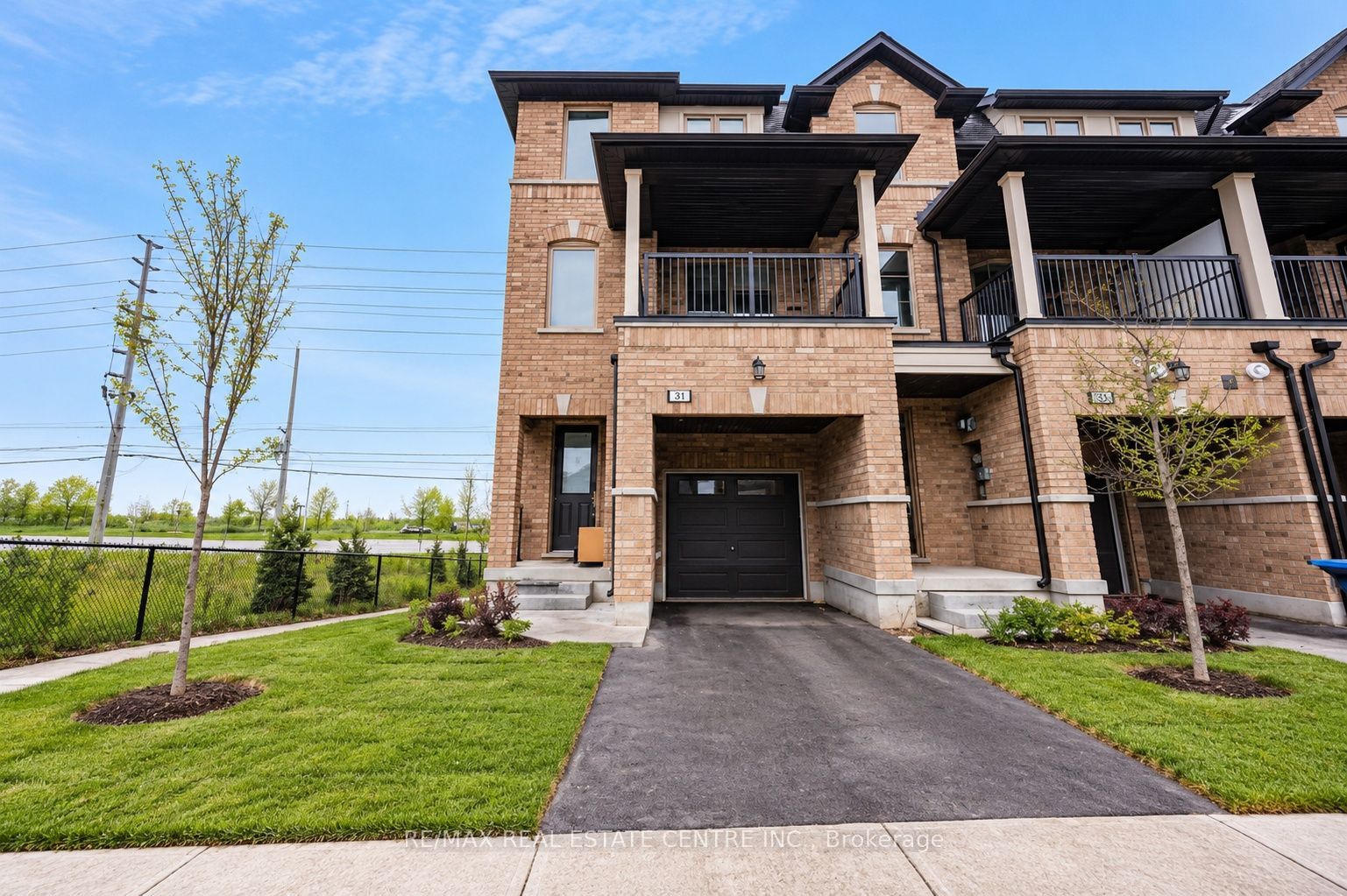 18 Vestry Way, Brampton, ON L6P 4N8 photo 2