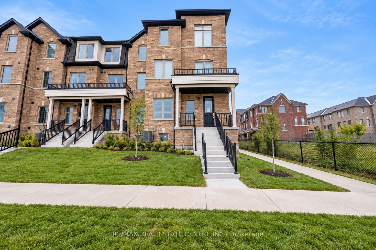 18 Vestry Way, Brampton, ON L6P 4N8 photo 5