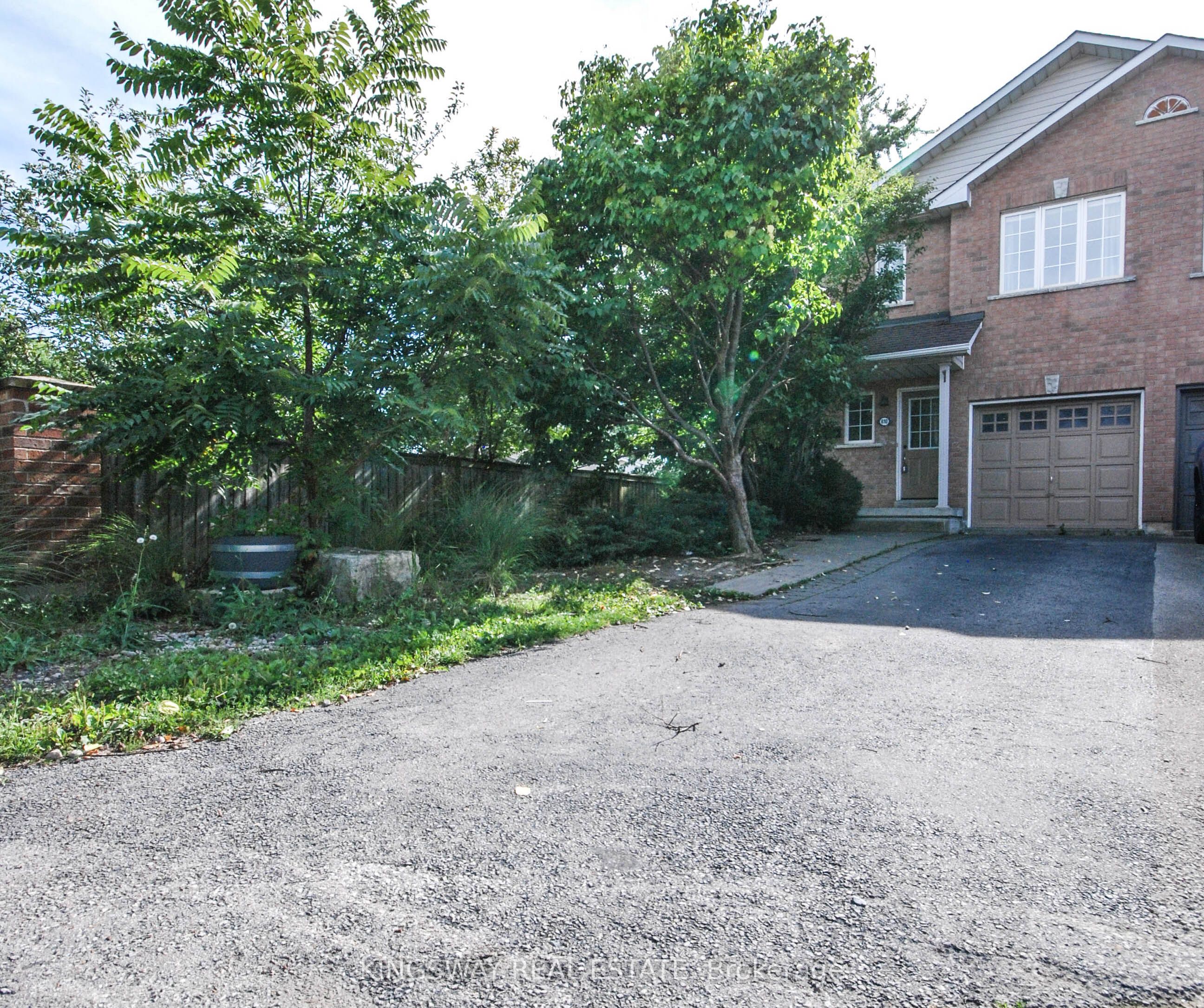 610 Angela Court, Burlington, ON L7L 7A4