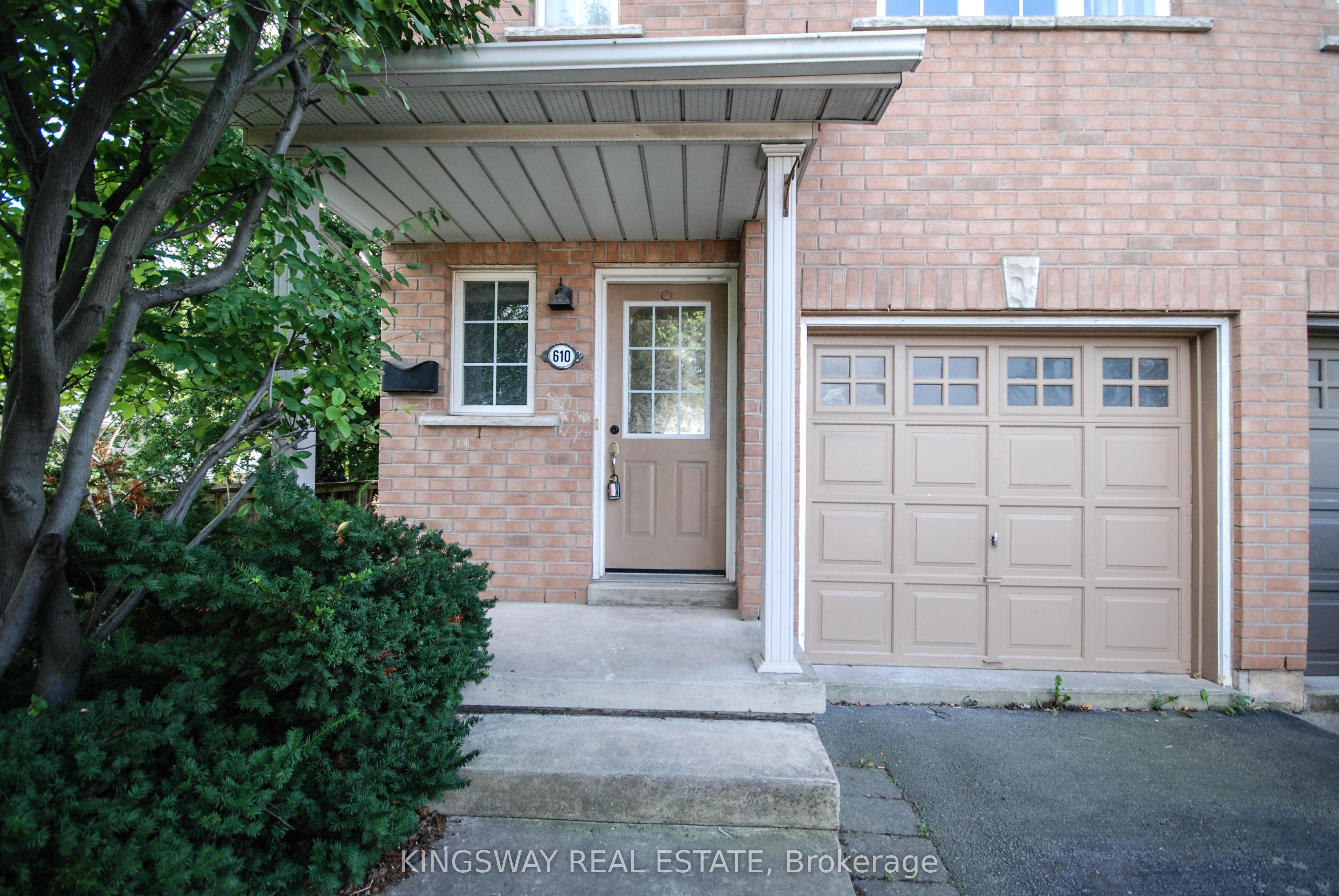 610 Angela Court, Burlington, ON L7L 7A4 photo 2