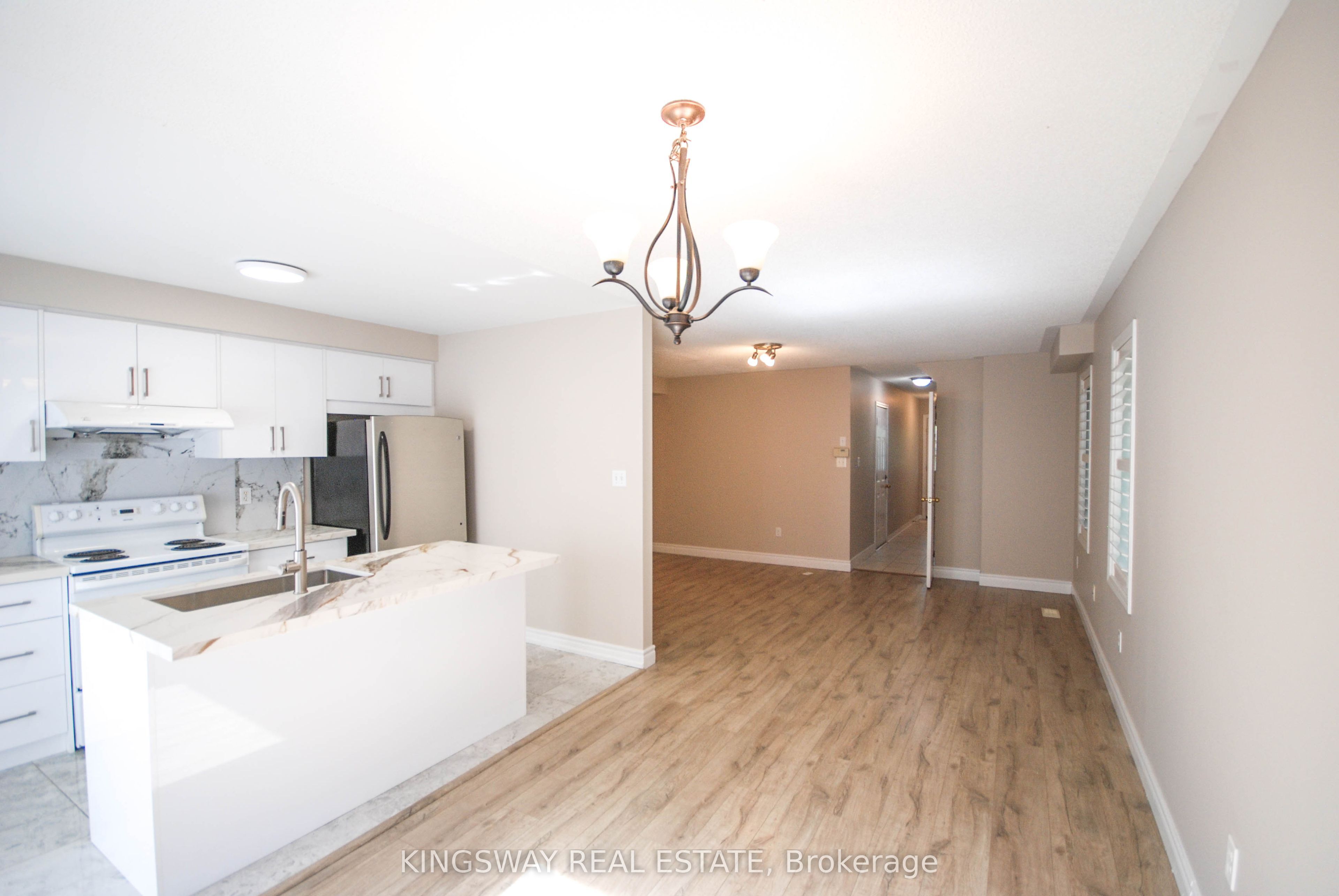 610 Angela Court, Burlington, ON L7L 7A4 photo 3