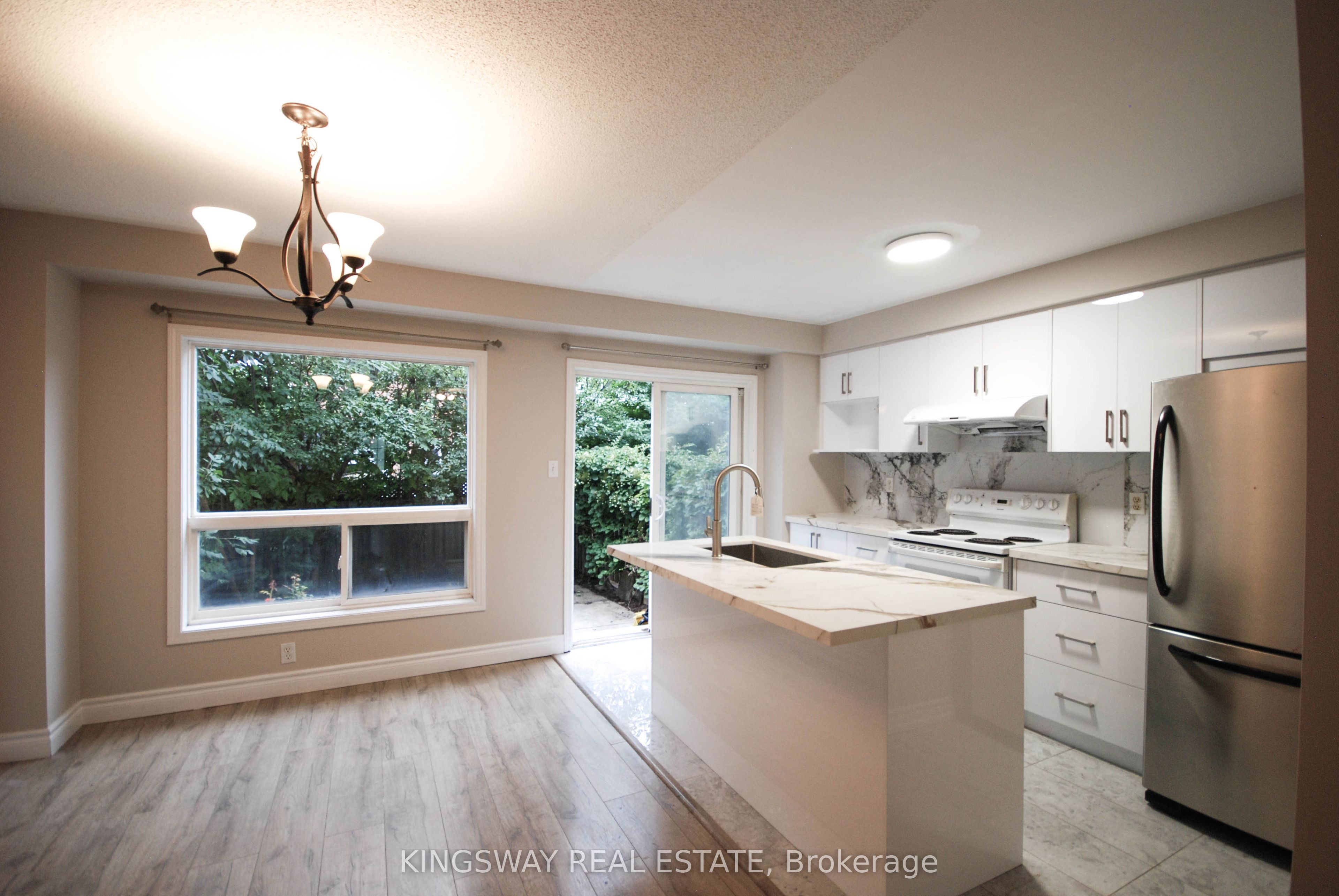 610 Angela Court, Burlington, ON L7L 7A4 photo 5