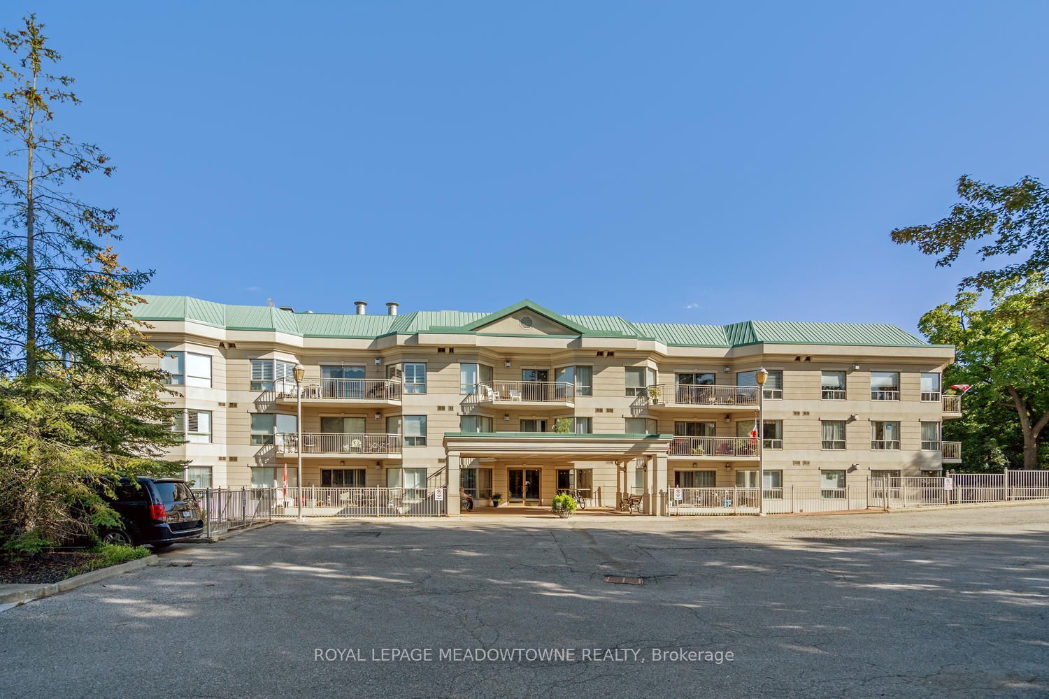 24 Chapel Street Ph02, Halton Hills, ON L7G 6A7