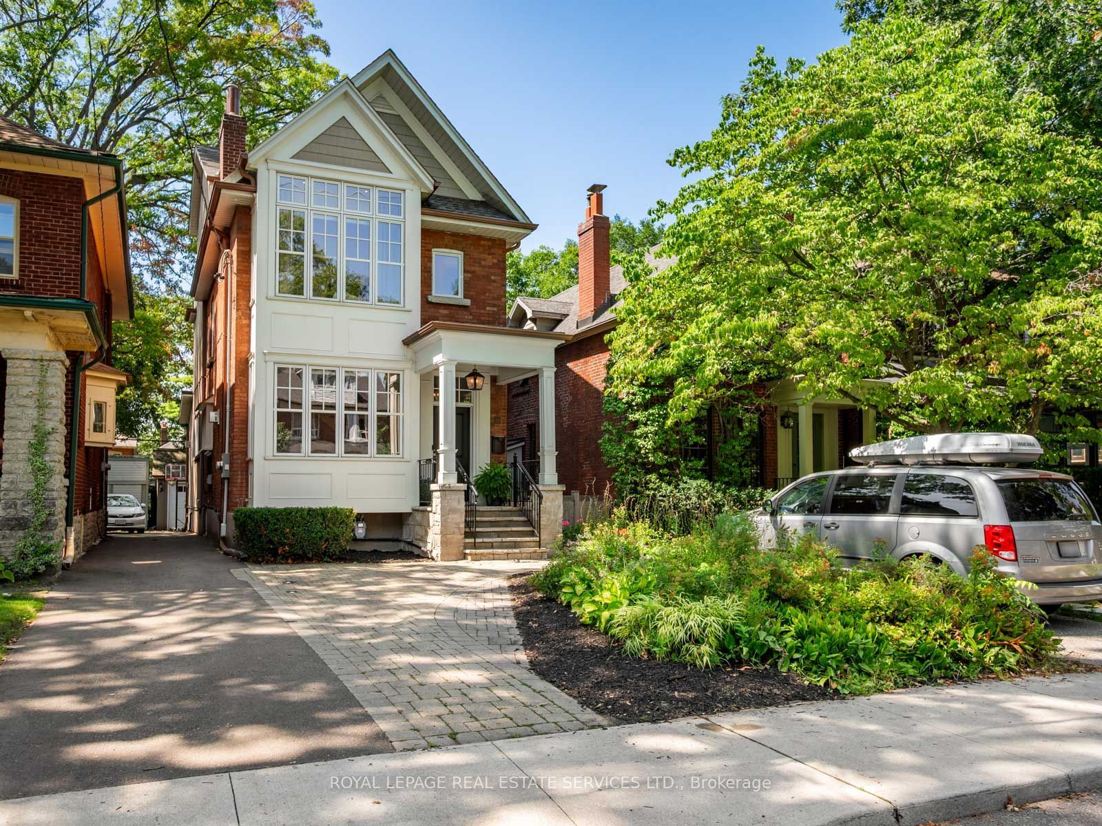 330 Willard Avenue, Toronto, ON M6S 3R2 photo 2