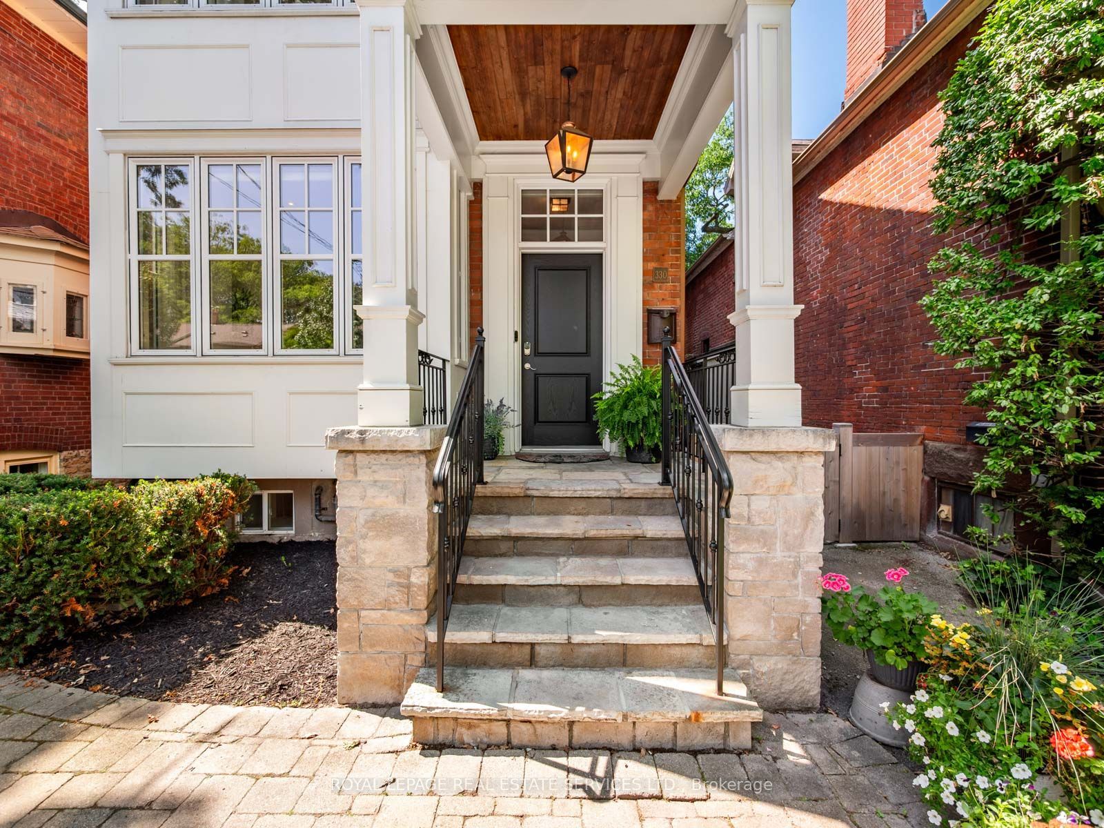 330 Willard Avenue, Toronto, ON M6S 3R2 photo 3