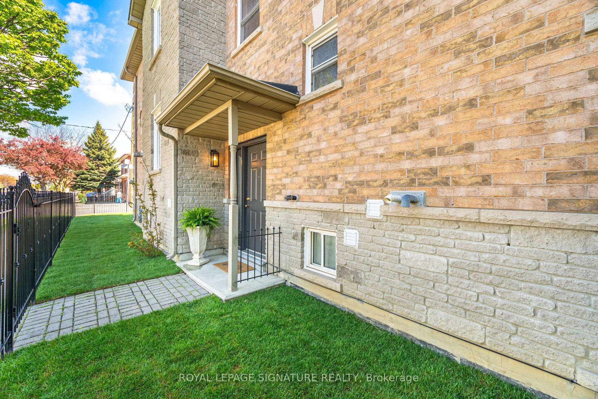 189 Aileen Avenue, Toronto, ON M6M 1G1 photo 4